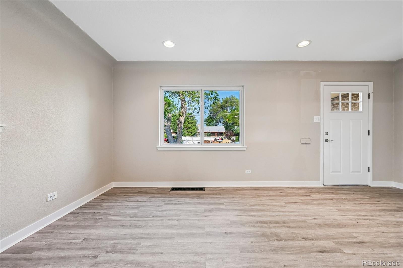 MLS Image #8 for 3290  magnolia street,denver, Colorado