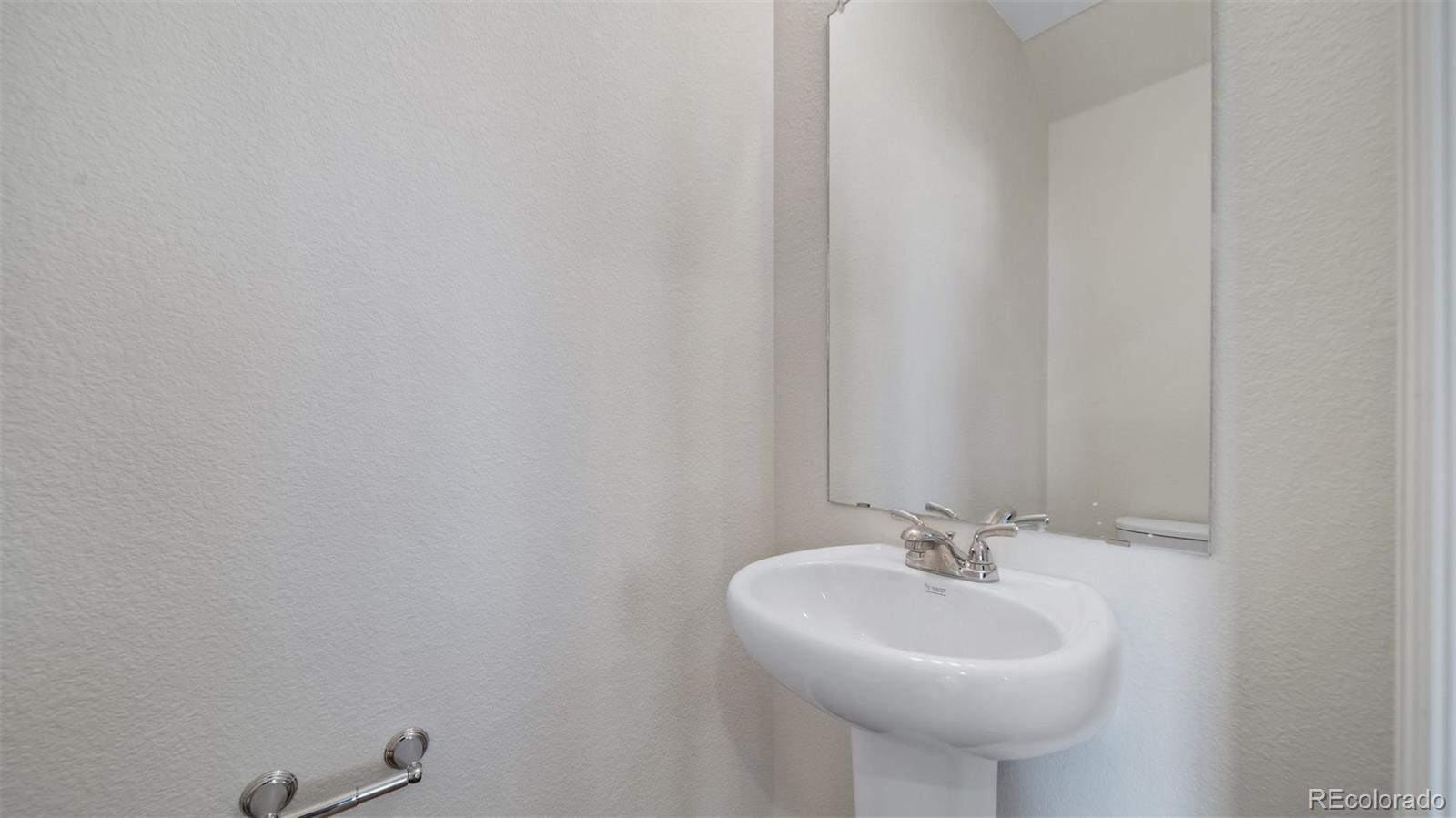 MLS Image #10 for 22401 e 46th avenue,aurora, Colorado
