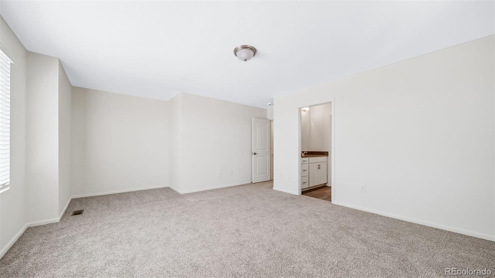 MLS Image #14 for 22401 e 46th avenue,aurora, Colorado