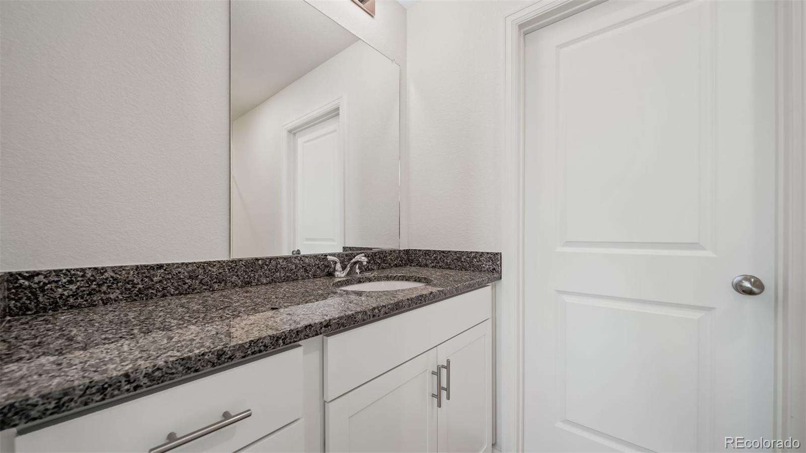 MLS Image #17 for 22401 e 46th avenue,aurora, Colorado