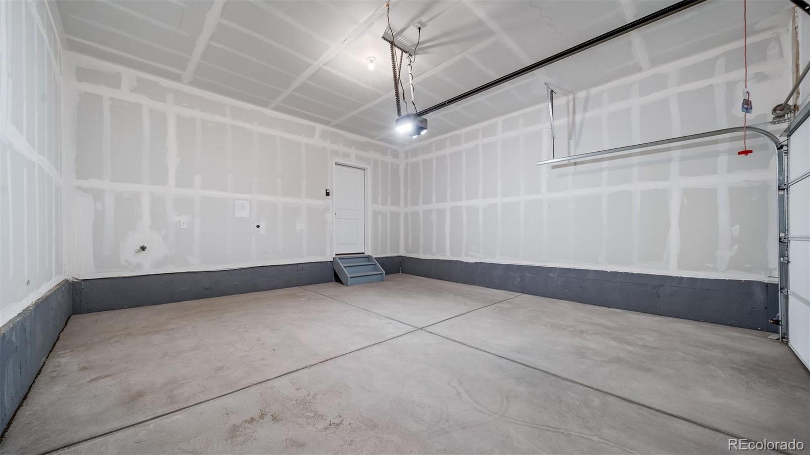 MLS Image #26 for 22401 e 46th avenue,aurora, Colorado