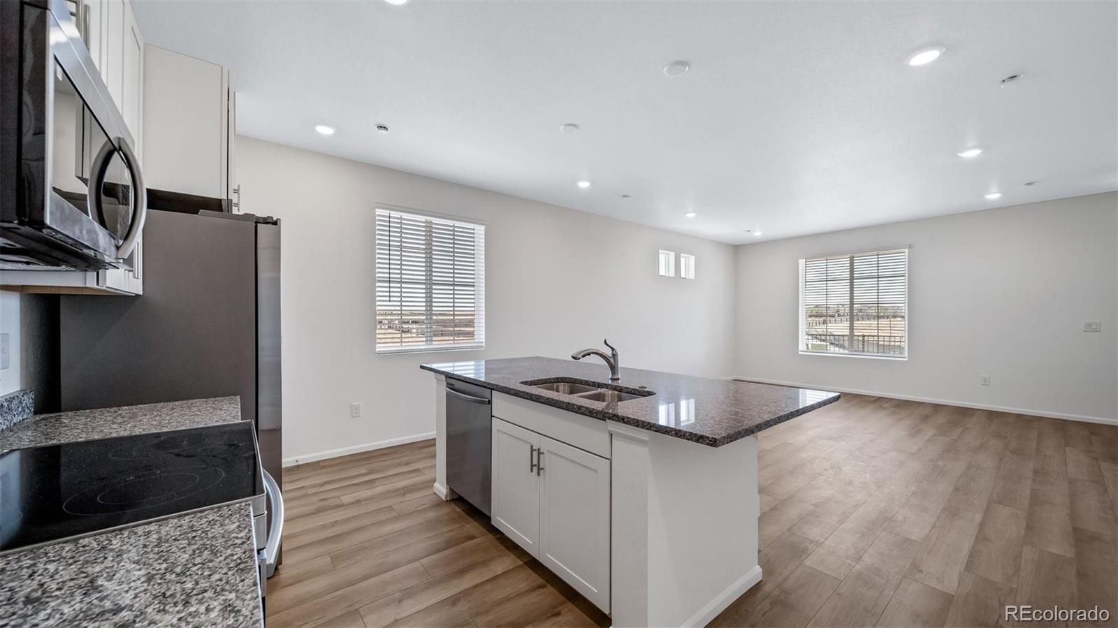 MLS Image #3 for 22401 e 46th avenue,aurora, Colorado
