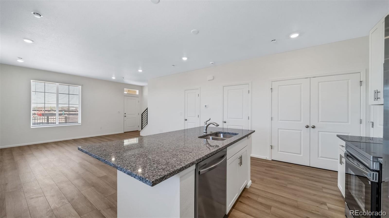 MLS Image #5 for 22401 e 46th avenue,aurora, Colorado