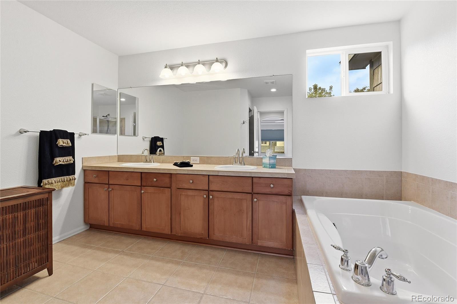 MLS Image #15 for 13010  niagara way,thornton, Colorado