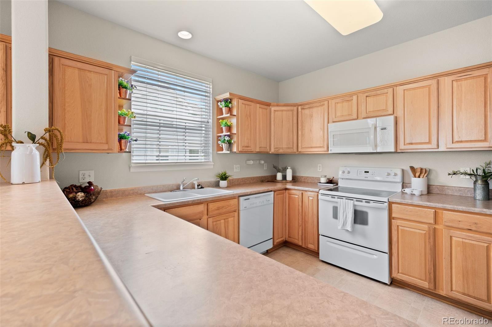 MLS Image #11 for 16982 e warren place a,aurora, Colorado
