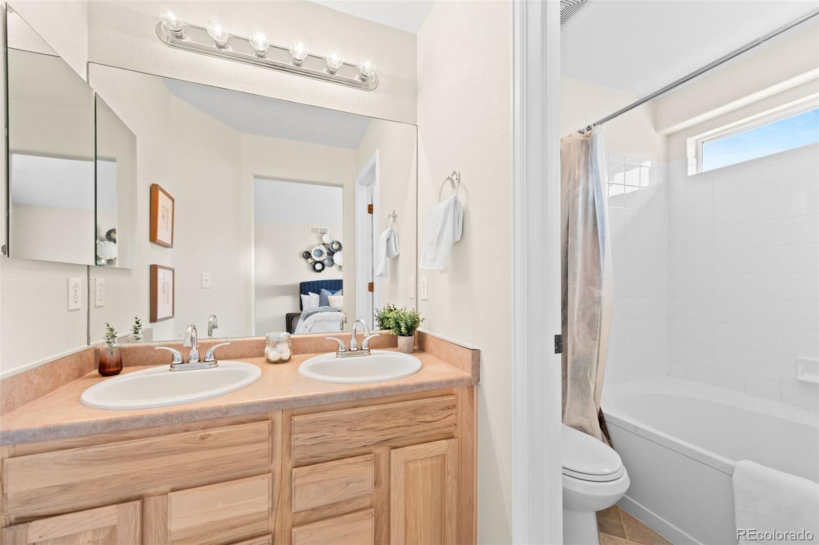 MLS Image #21 for 16982 e warren place a,aurora, Colorado