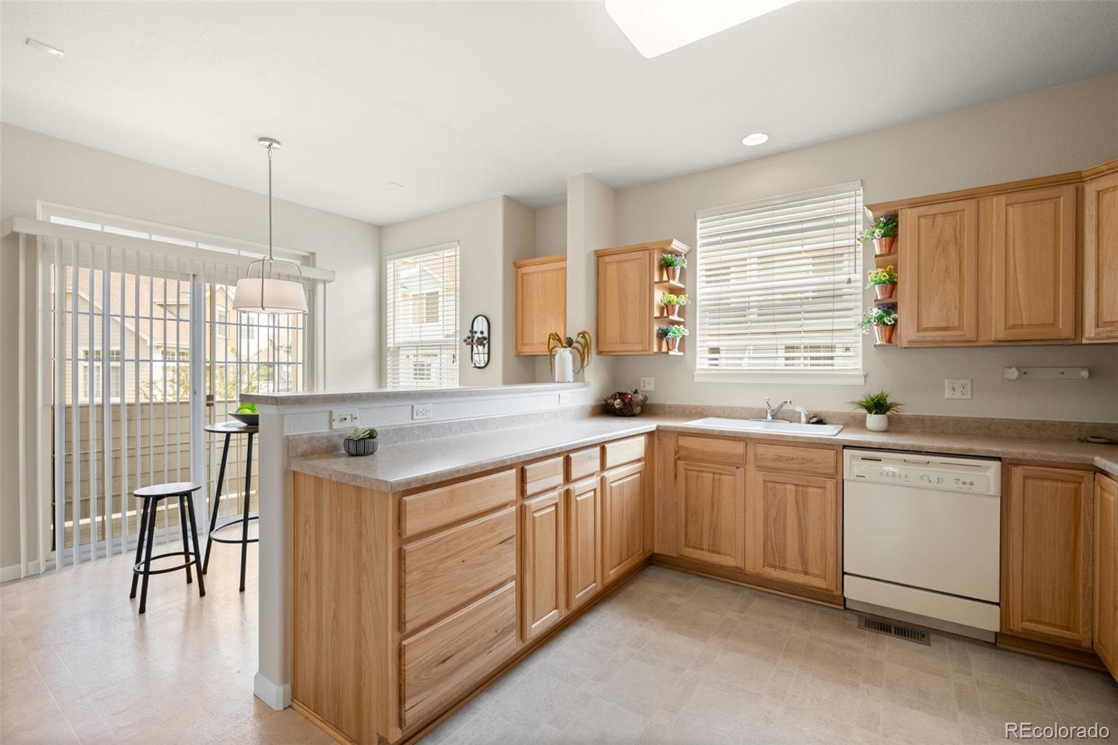MLS Image #9 for 16982 e warren place a,aurora, Colorado