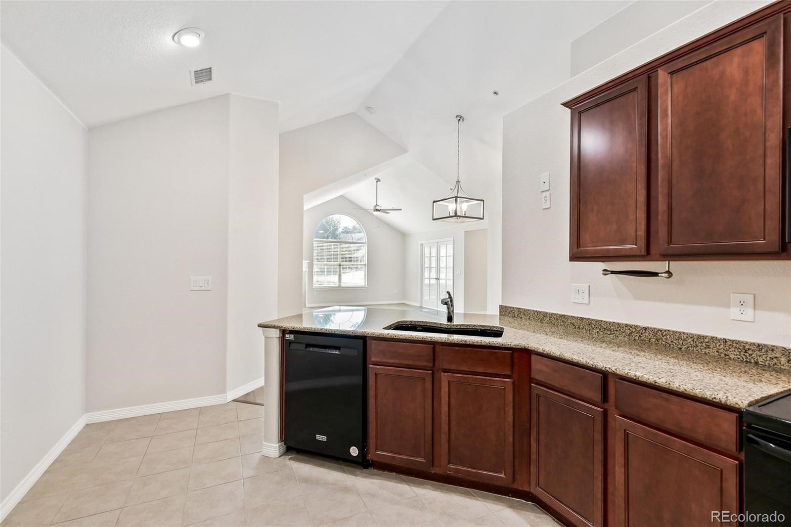 MLS Image #11 for 1996 s espana court b,aurora, Colorado
