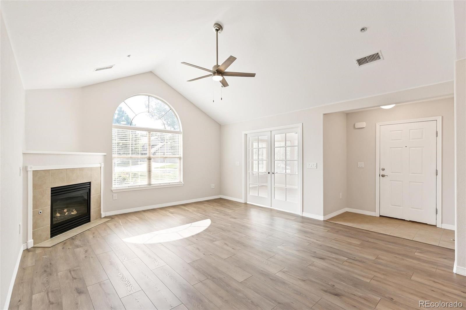 MLS Image #2 for 1996 s espana court b,aurora, Colorado