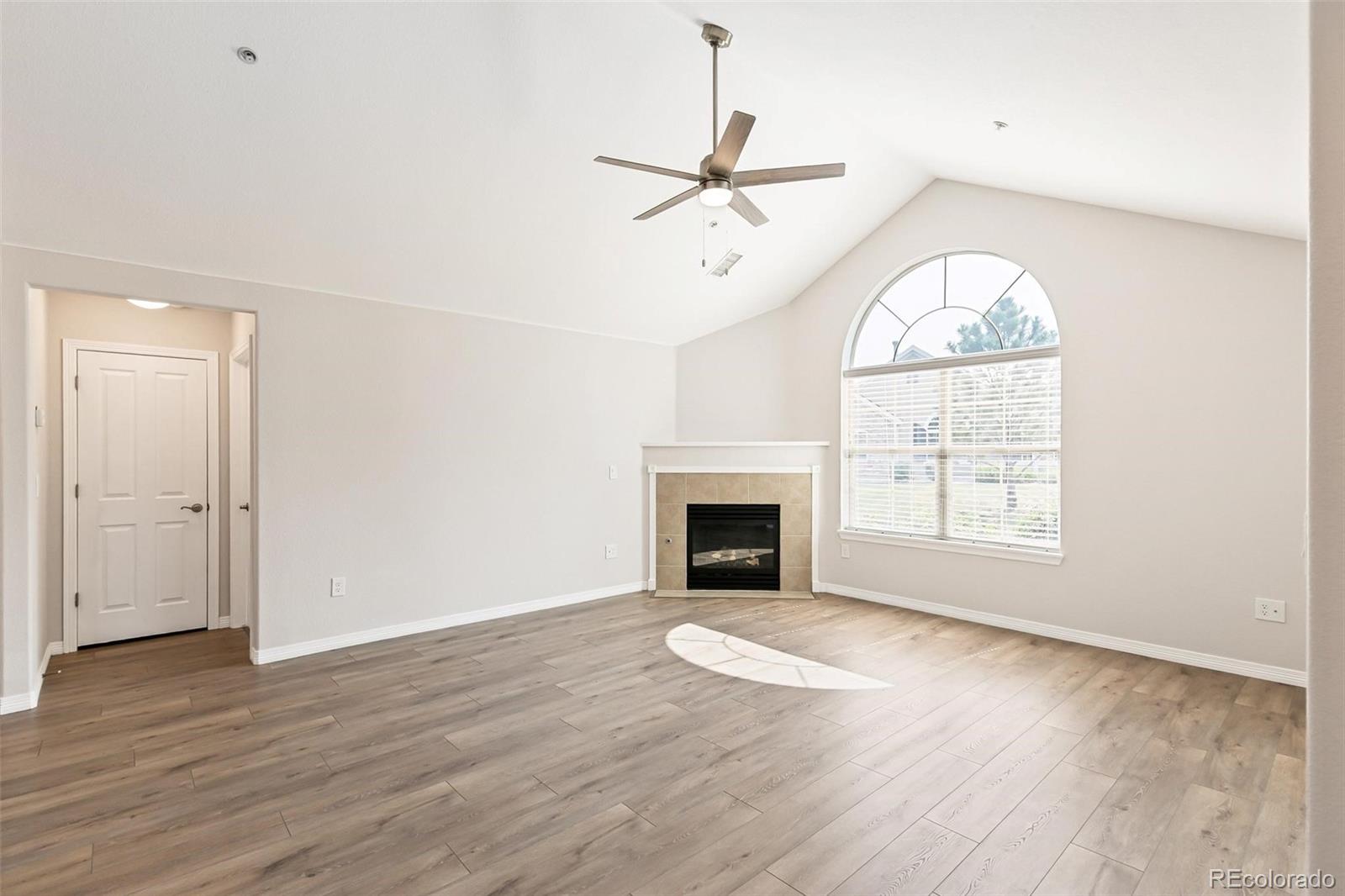 MLS Image #4 for 1996 s espana court b,aurora, Colorado