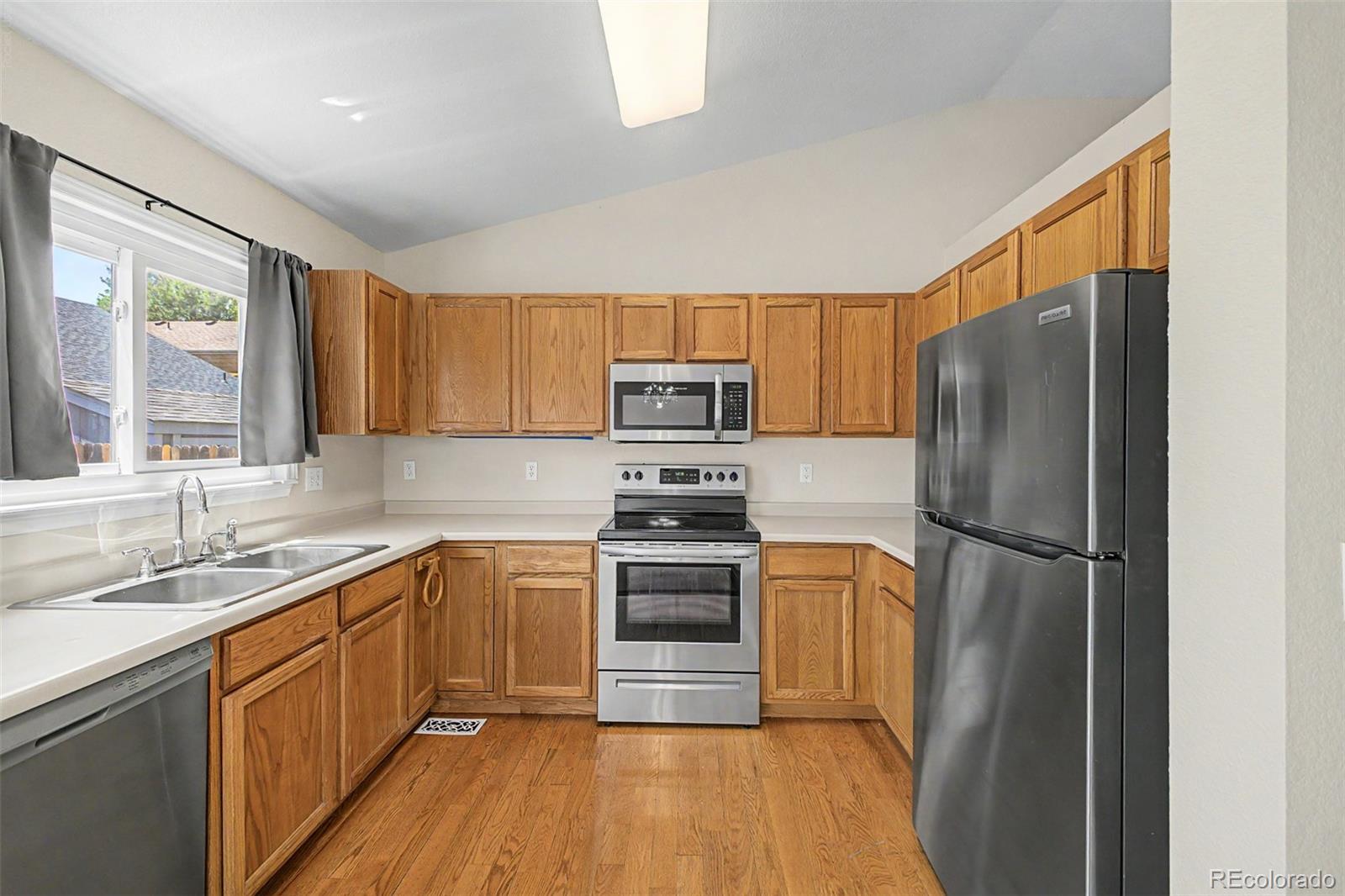 MLS Image #9 for 19040 e 22nd place,aurora, Colorado