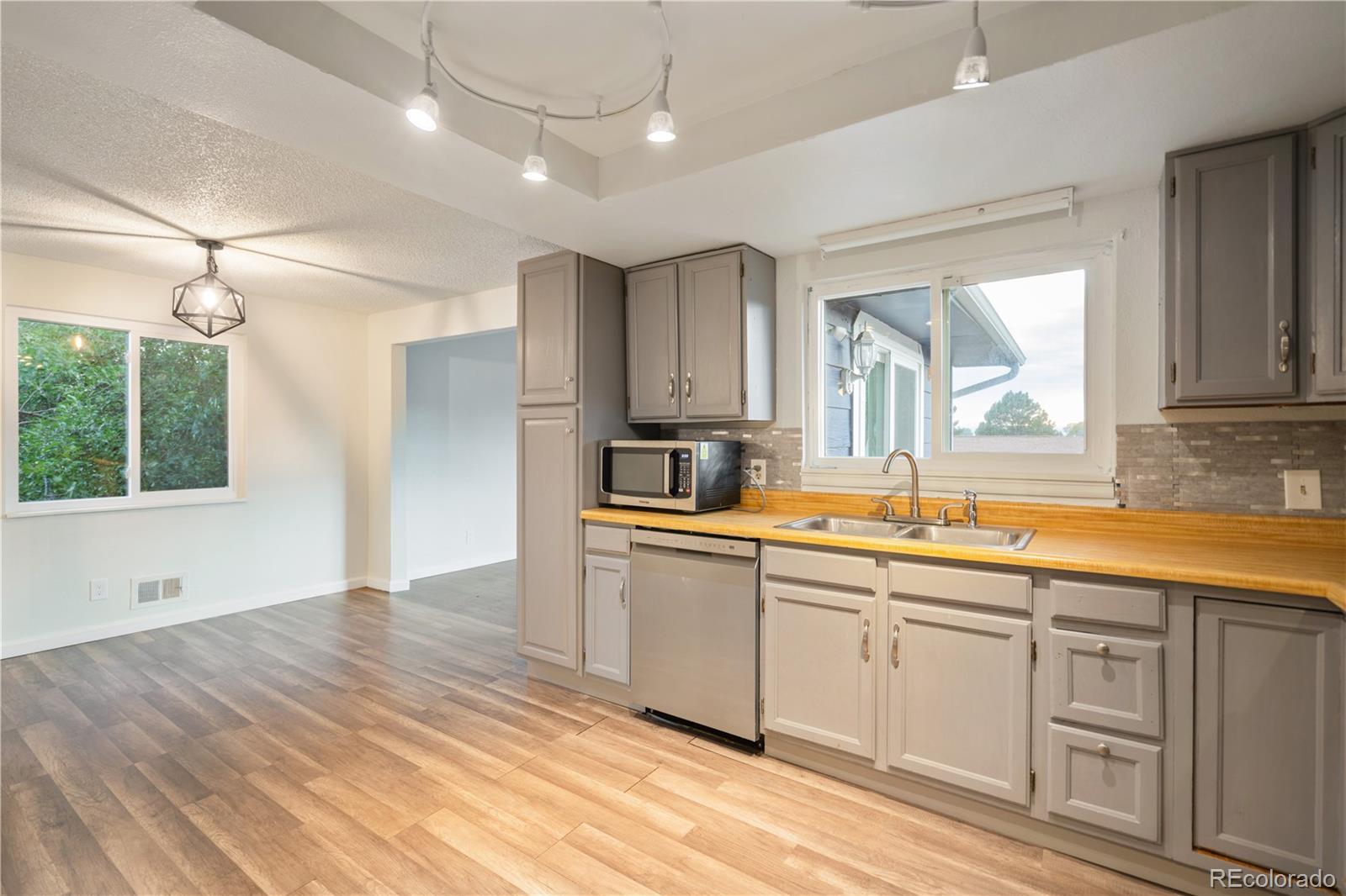 MLS Image #11 for 4943  scranton street,denver, Colorado