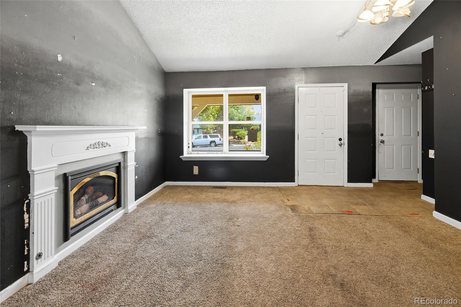 MLS Image #2 for 2751 s salida way,aurora, Colorado