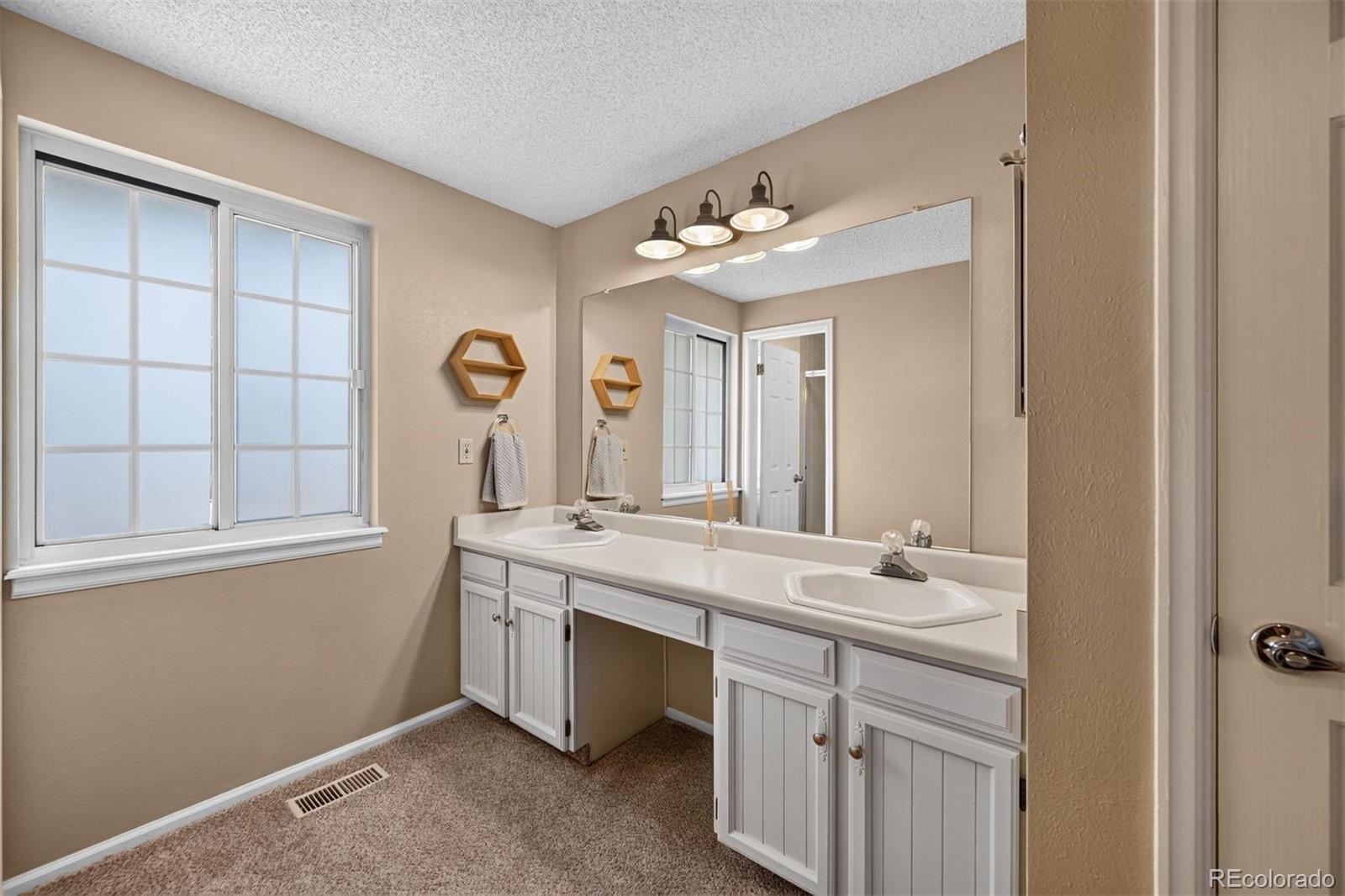 MLS Image #20 for 4052 s argonne way,aurora, Colorado