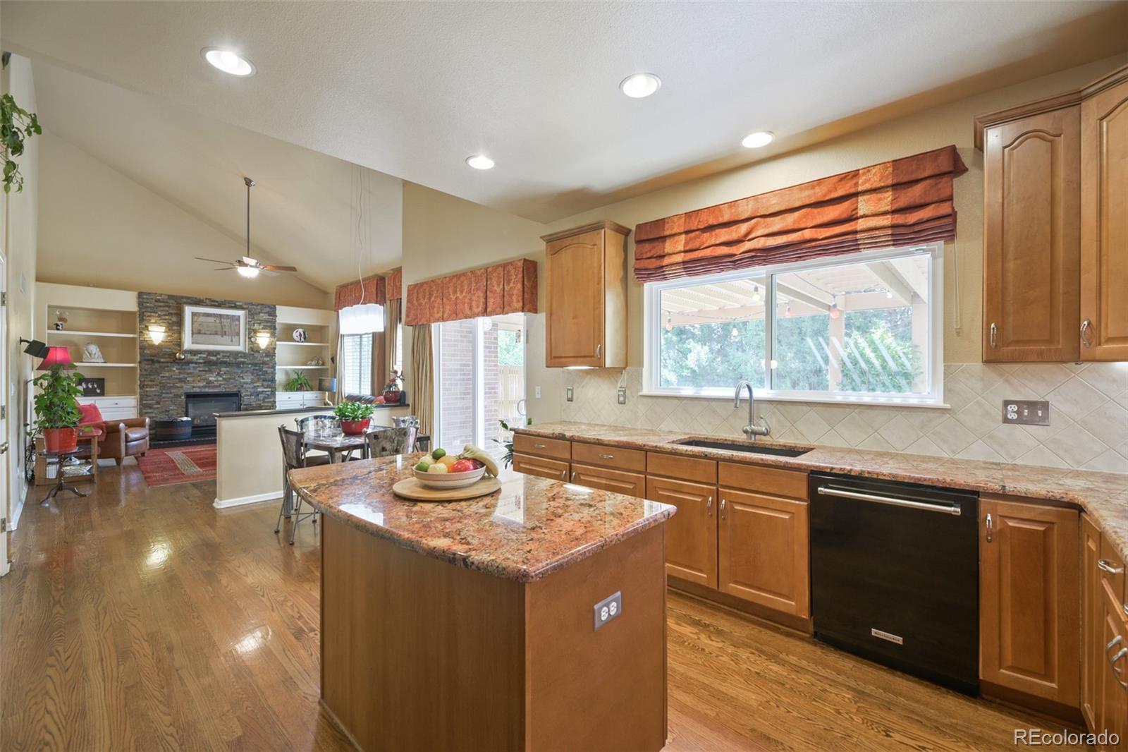 MLS Image #11 for 7330 e bayaud avenue,denver, Colorado