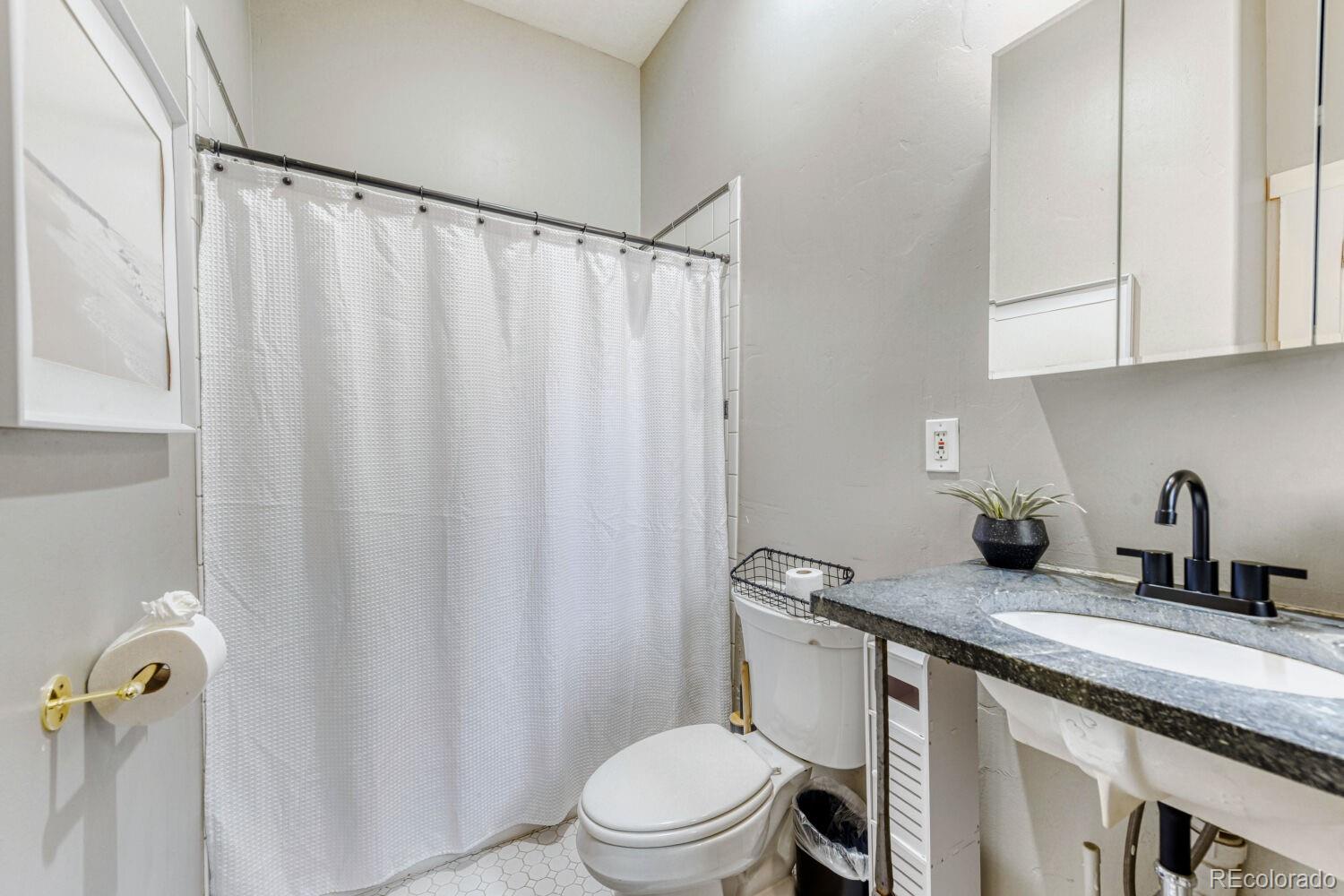 MLS Image #16 for 2808  california street,denver, Colorado