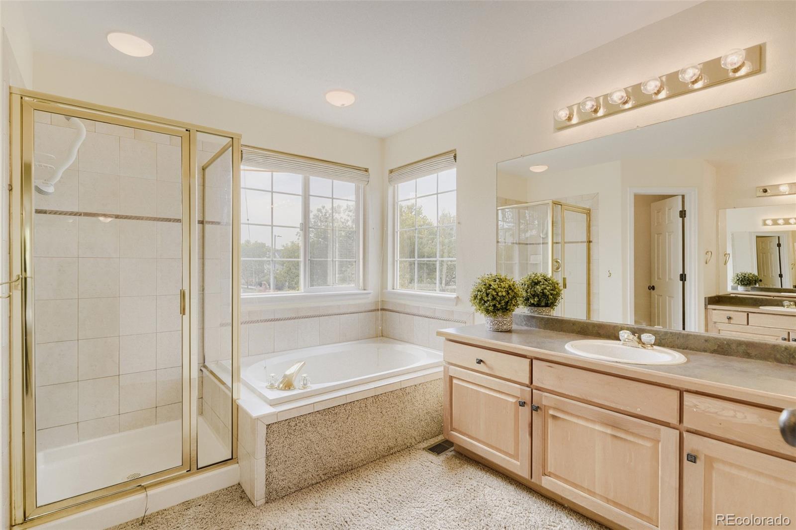MLS Image #15 for 217 s syracuse street,denver, Colorado