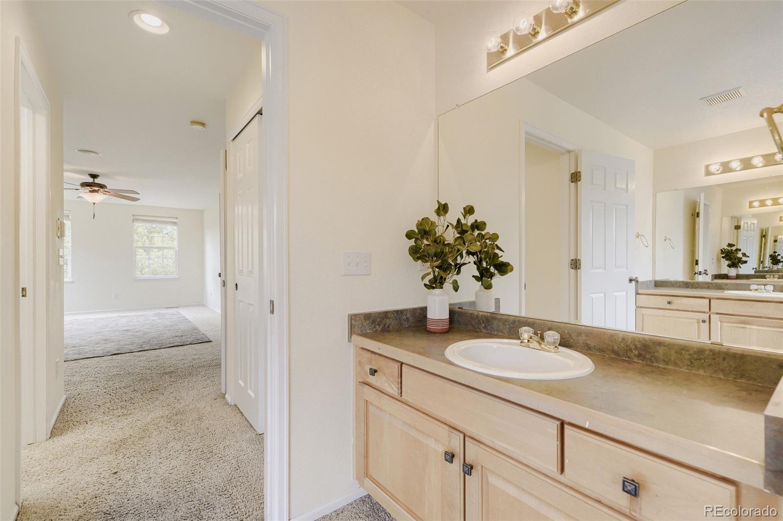 MLS Image #16 for 217 s syracuse street,denver, Colorado