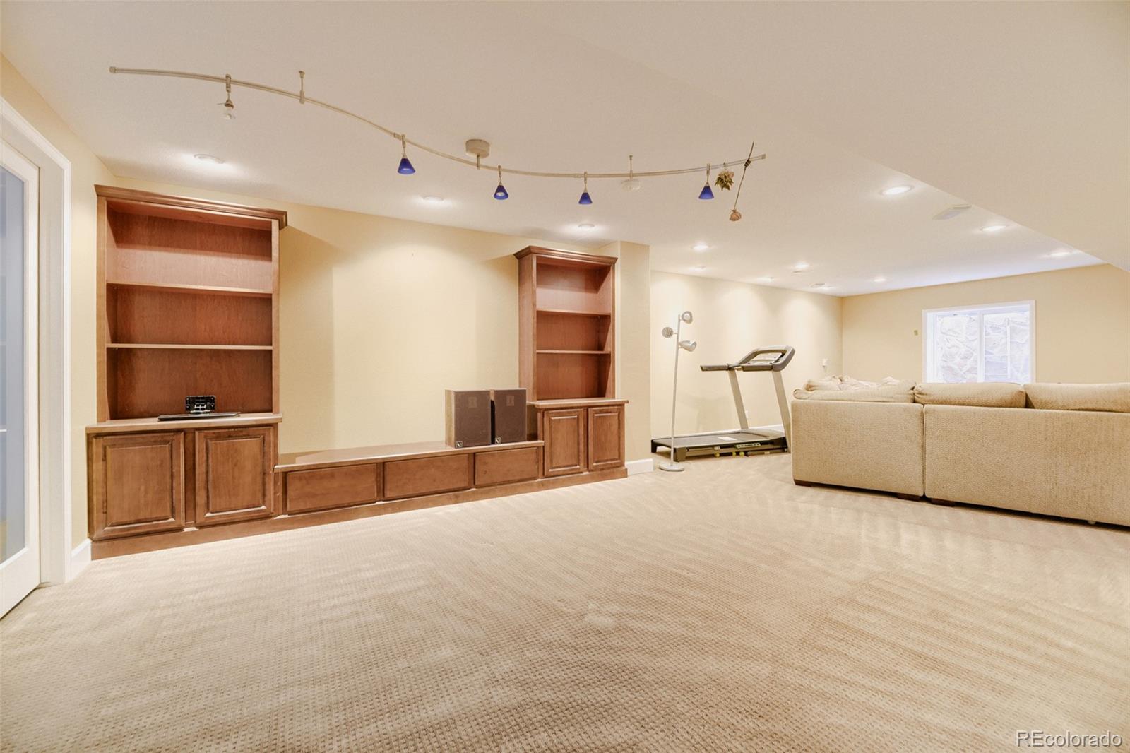MLS Image #21 for 217 s syracuse street,denver, Colorado