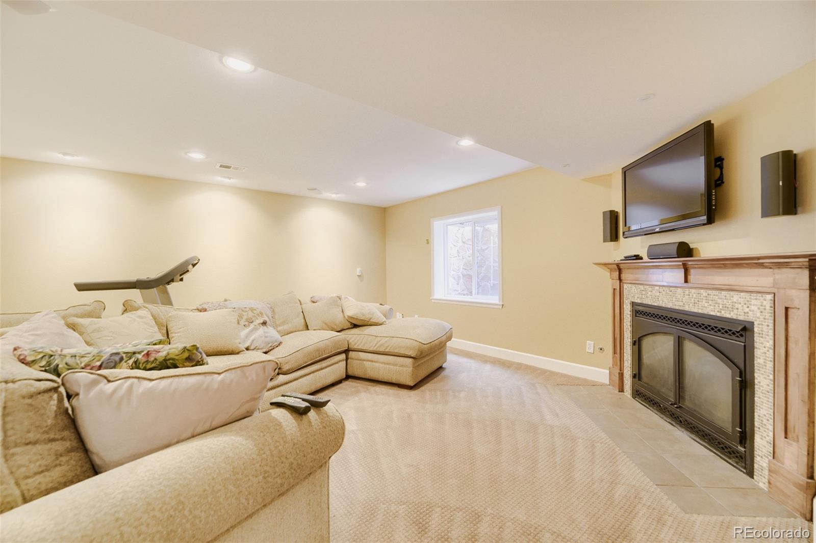 MLS Image #22 for 217 s syracuse street,denver, Colorado