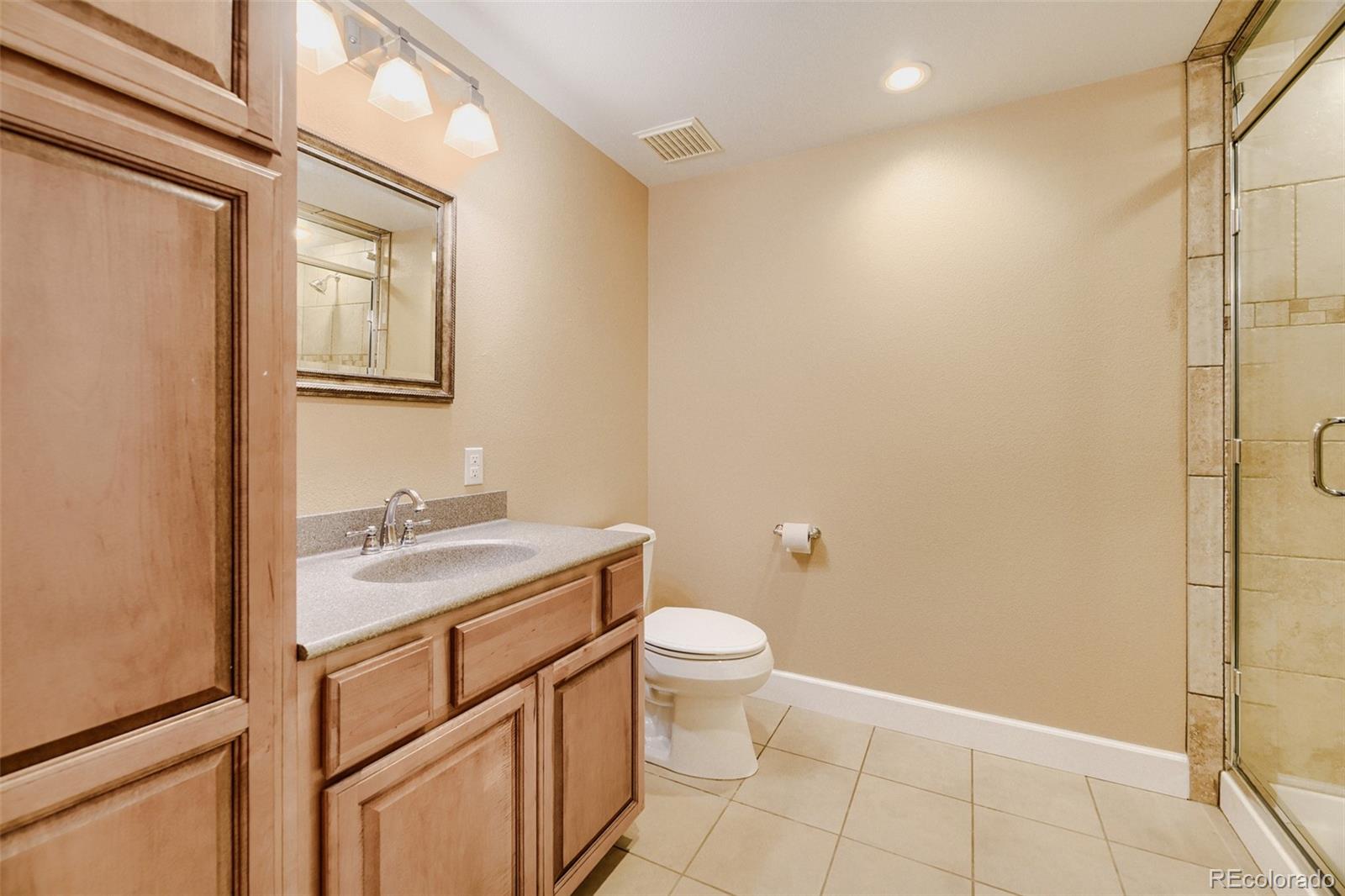 MLS Image #25 for 217 s syracuse street,denver, Colorado