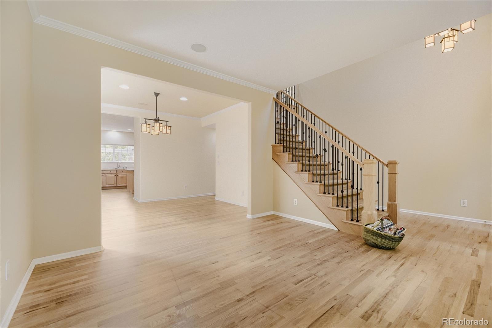 MLS Image #3 for 217 s syracuse street,denver, Colorado