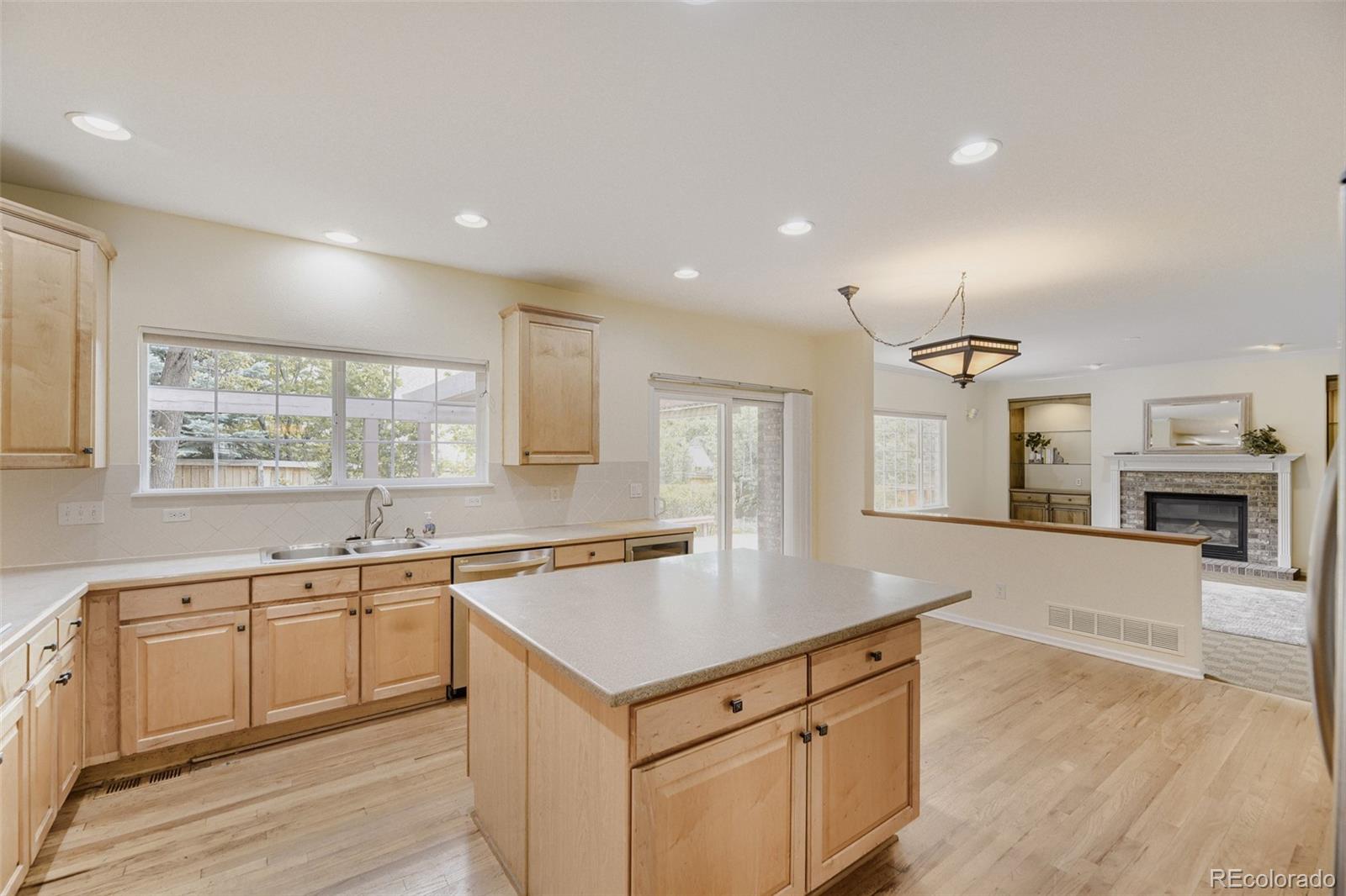 MLS Image #8 for 217 s syracuse street,denver, Colorado