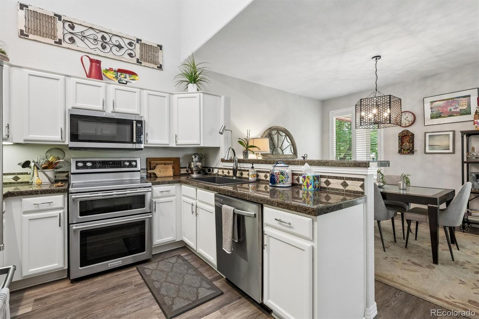 MLS Image #10 for 980 s locust street a,denver, Colorado