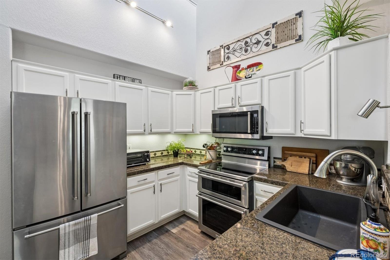 MLS Image #11 for 980 s locust street a,denver, Colorado