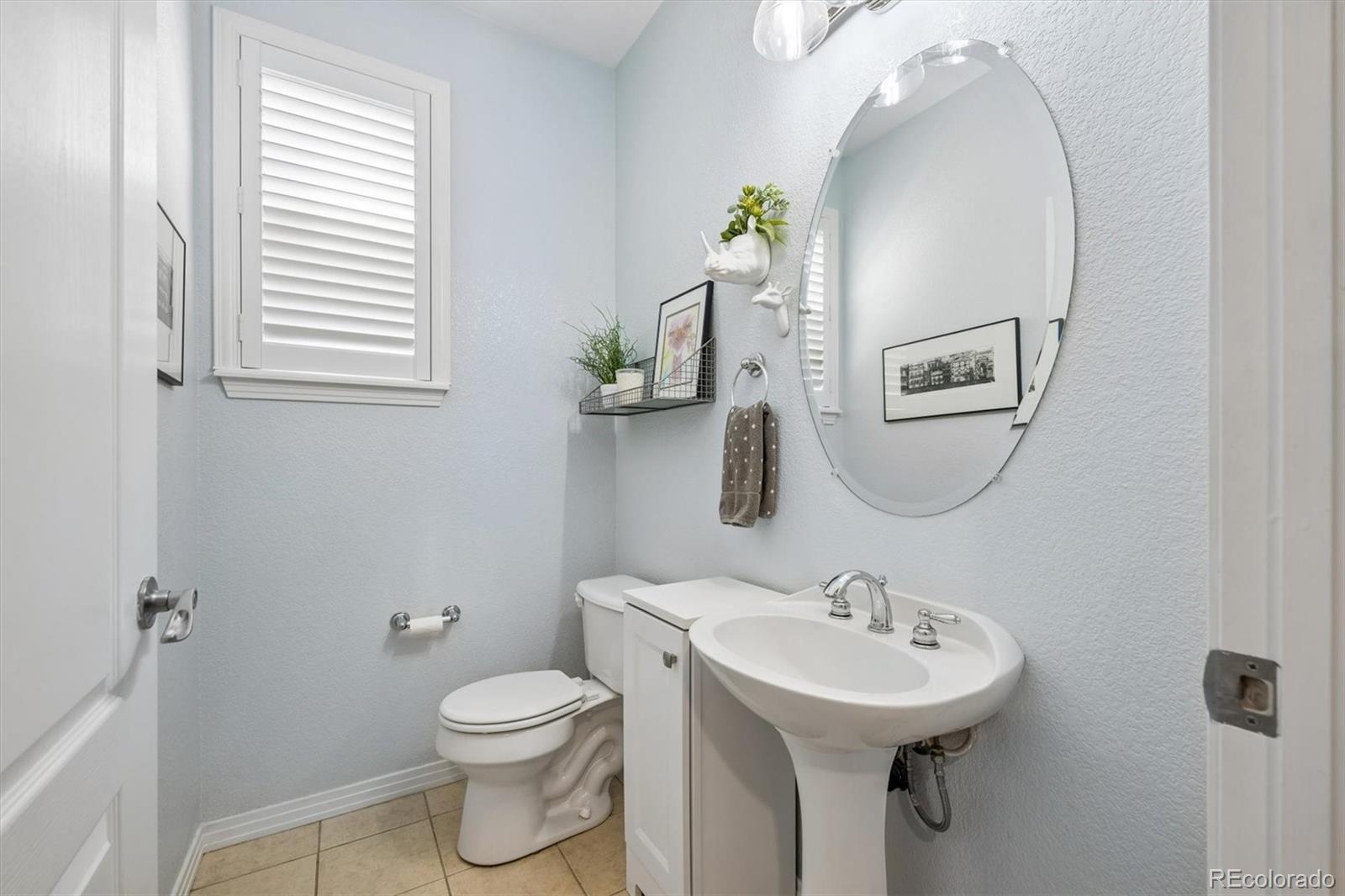 MLS Image #14 for 980 s locust street a,denver, Colorado