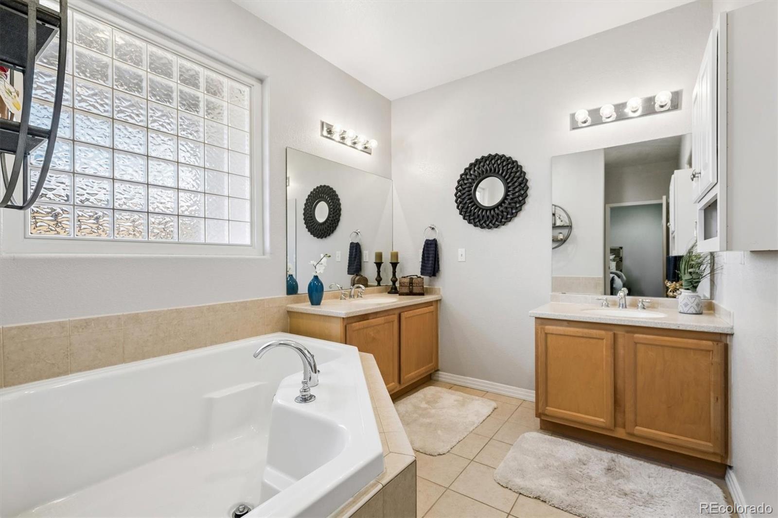 MLS Image #17 for 980 s locust street a,denver, Colorado