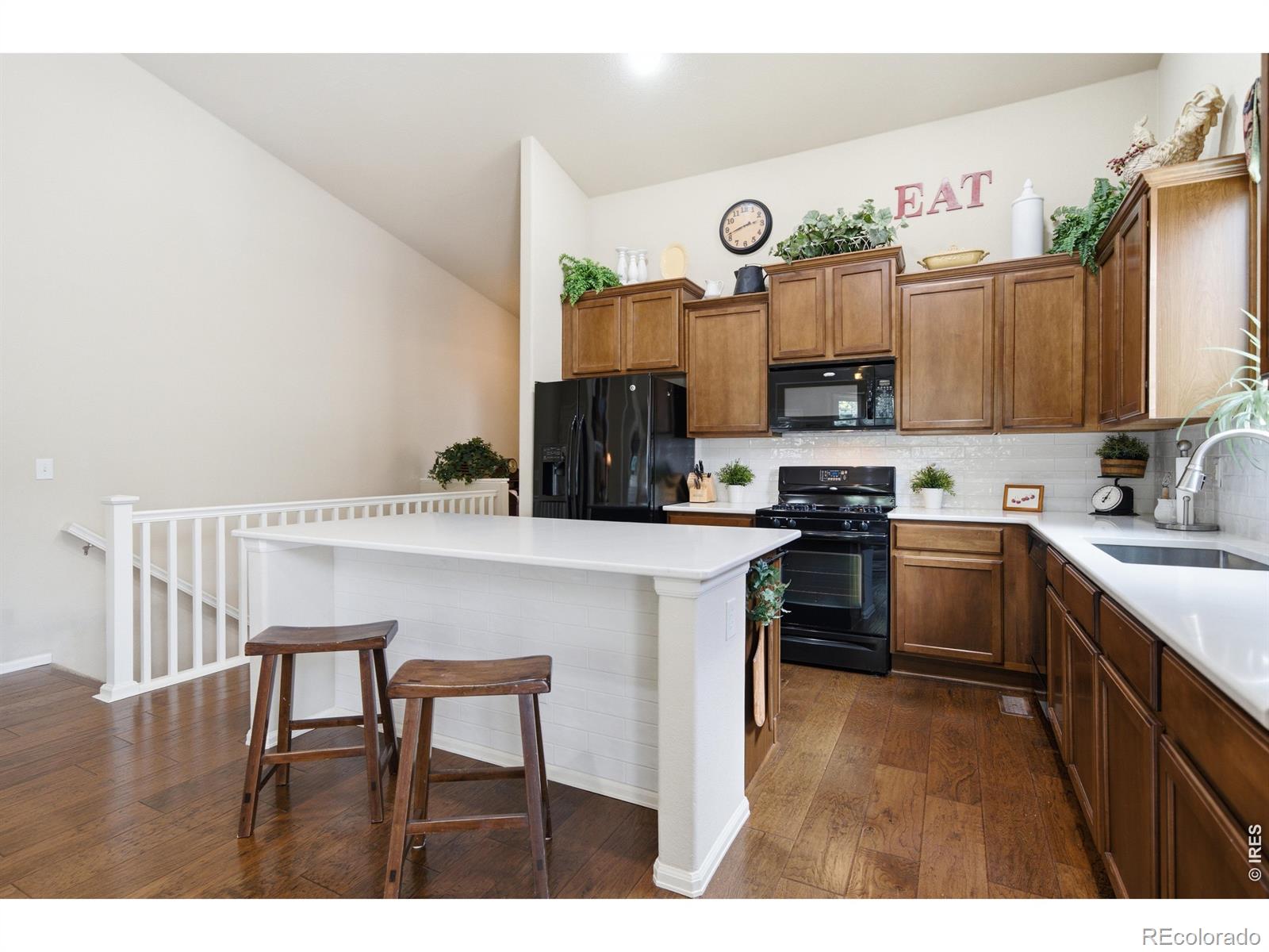 MLS Image #8 for 520  botley court,windsor, Colorado