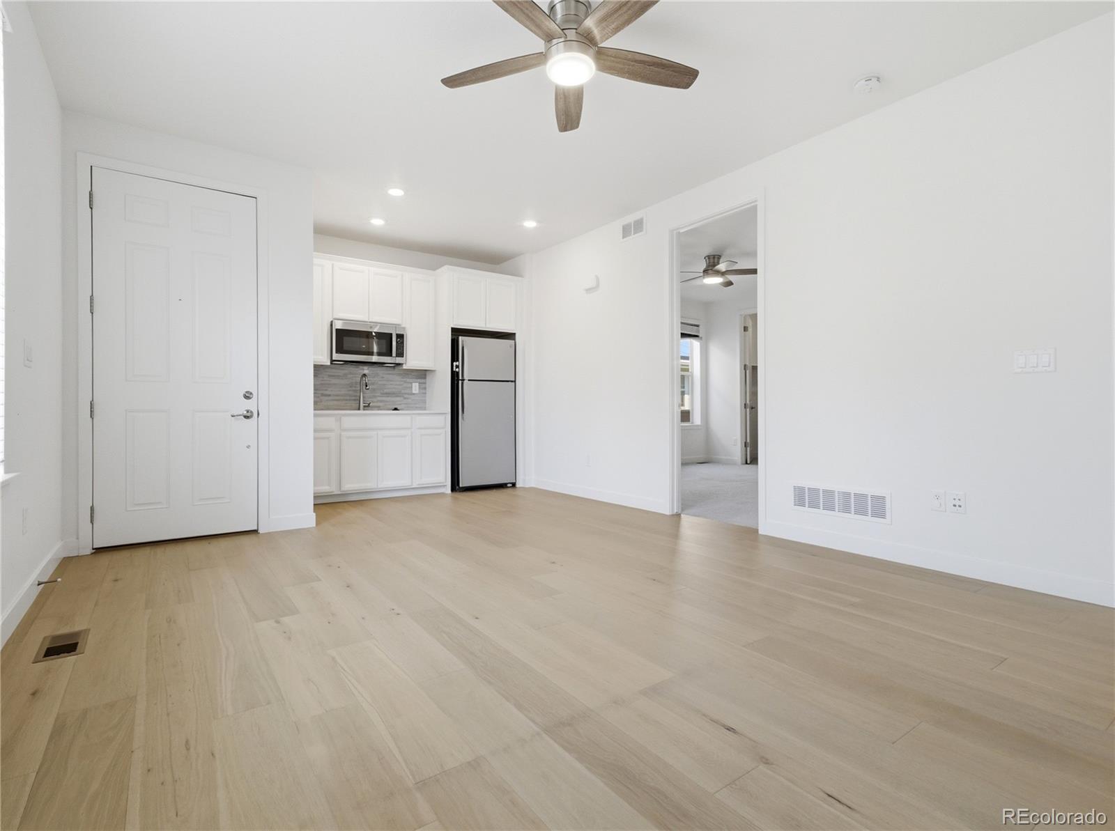 MLS Image #14 for 9989 e 62nd avenue,denver, Colorado