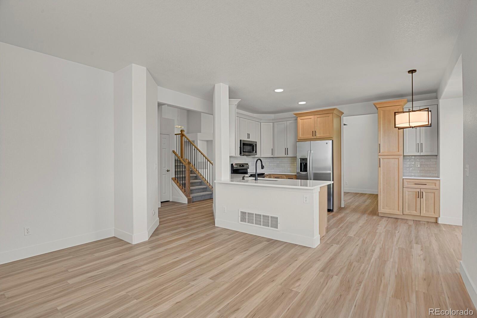 MLS Image #12 for 5965 s waco street,aurora, Colorado