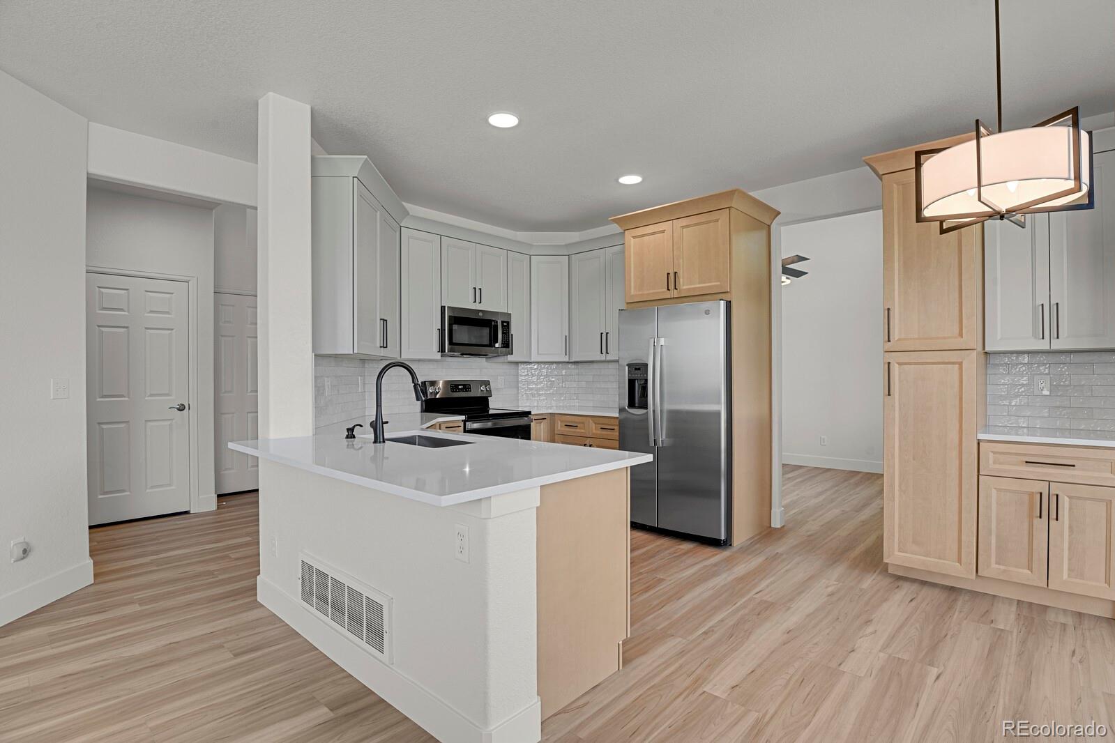 MLS Image #6 for 5965 s waco street,aurora, Colorado