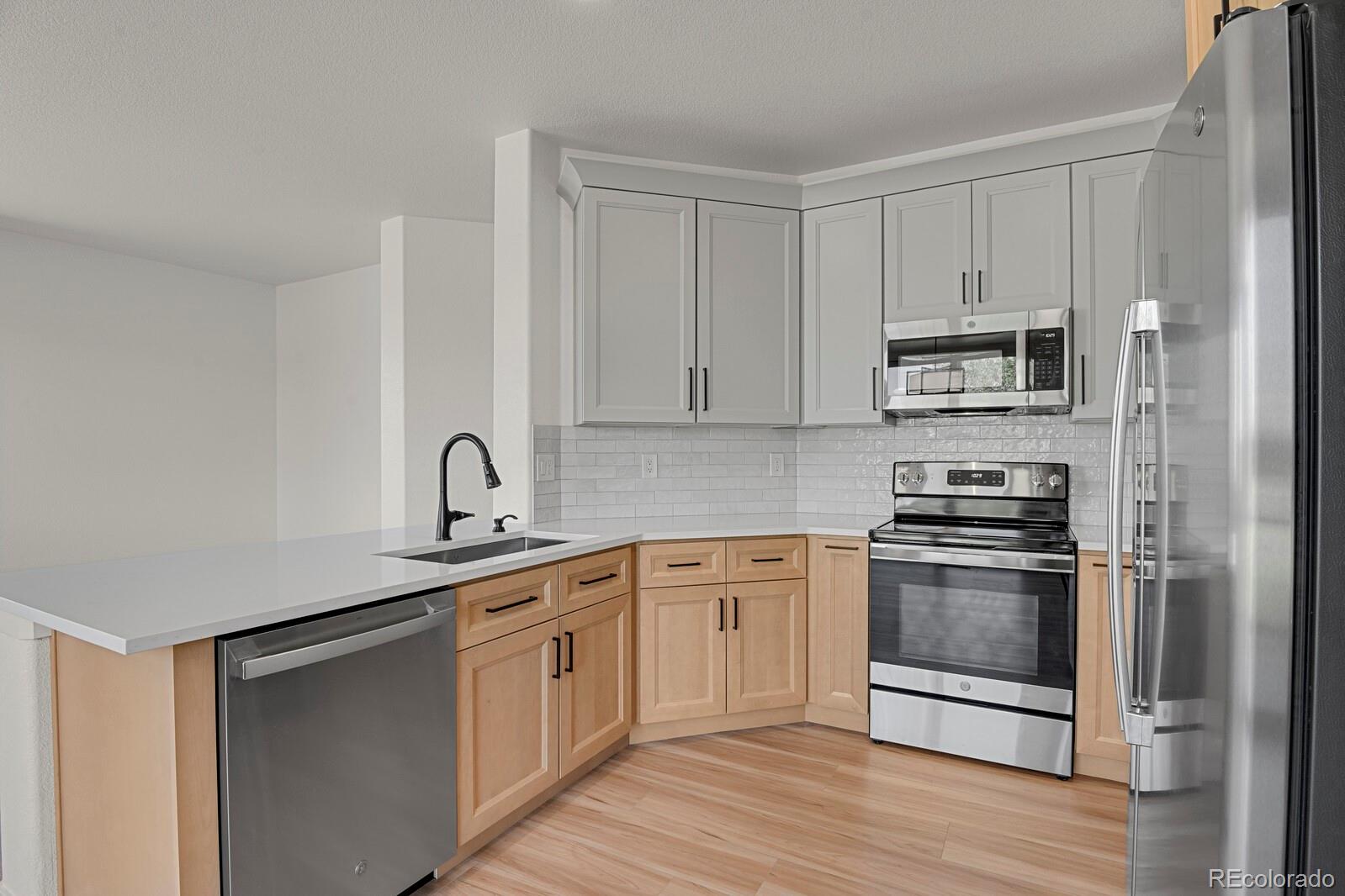 MLS Image #7 for 5965 s waco street,aurora, Colorado