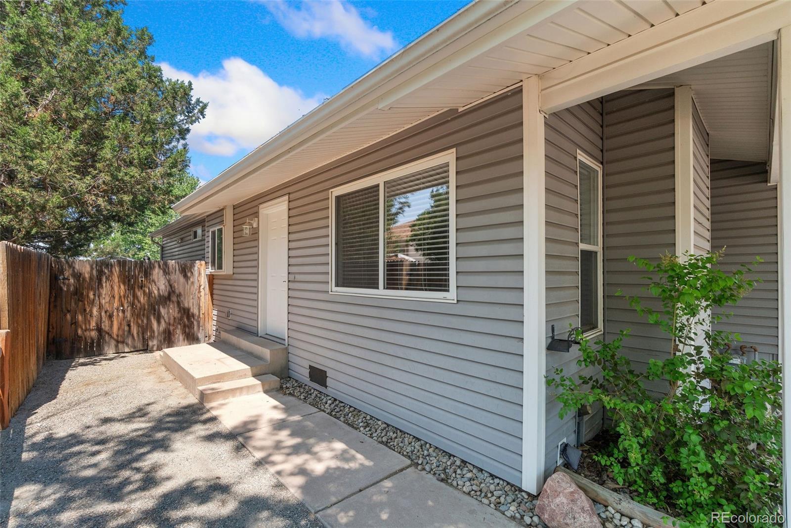 MLS Image #1 for 15421 e princeton avenue,aurora, Colorado