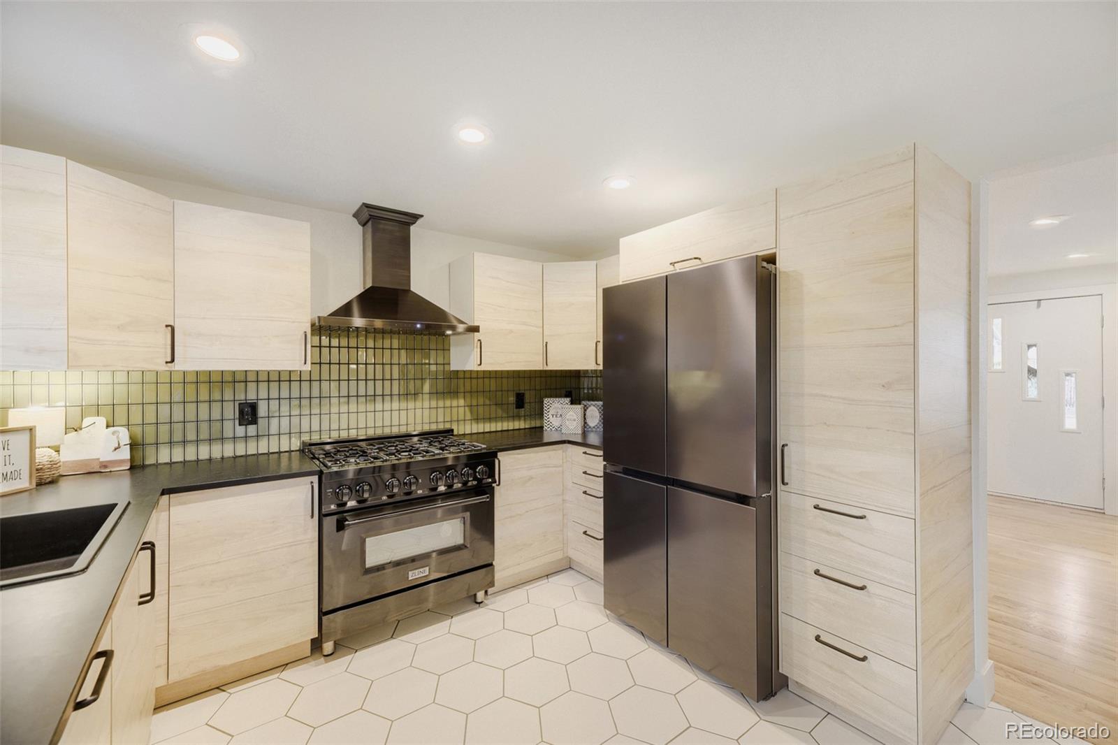 MLS Image #11 for 1364 s poplar street,denver, Colorado