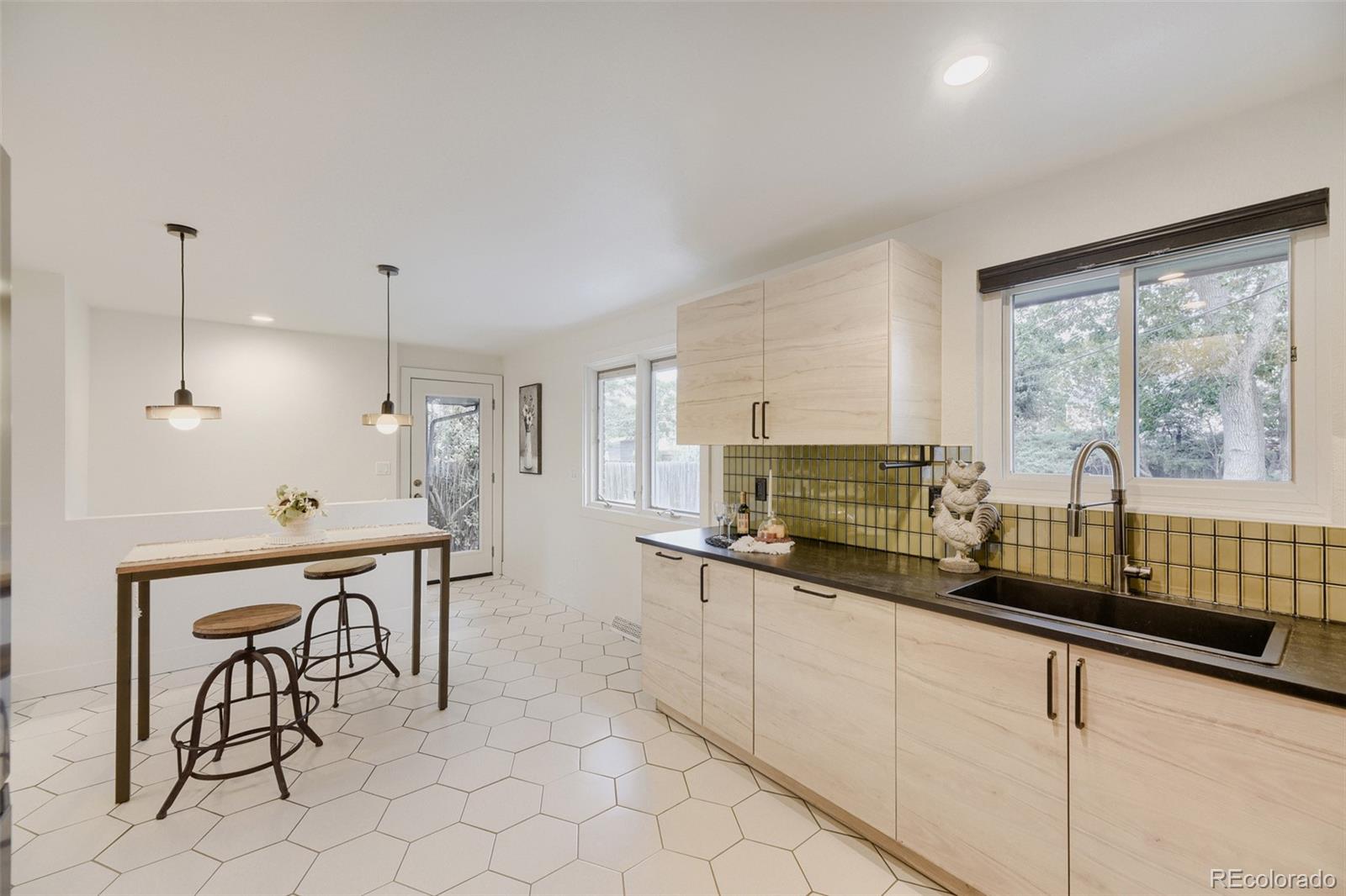 MLS Image #12 for 1364 s poplar street,denver, Colorado