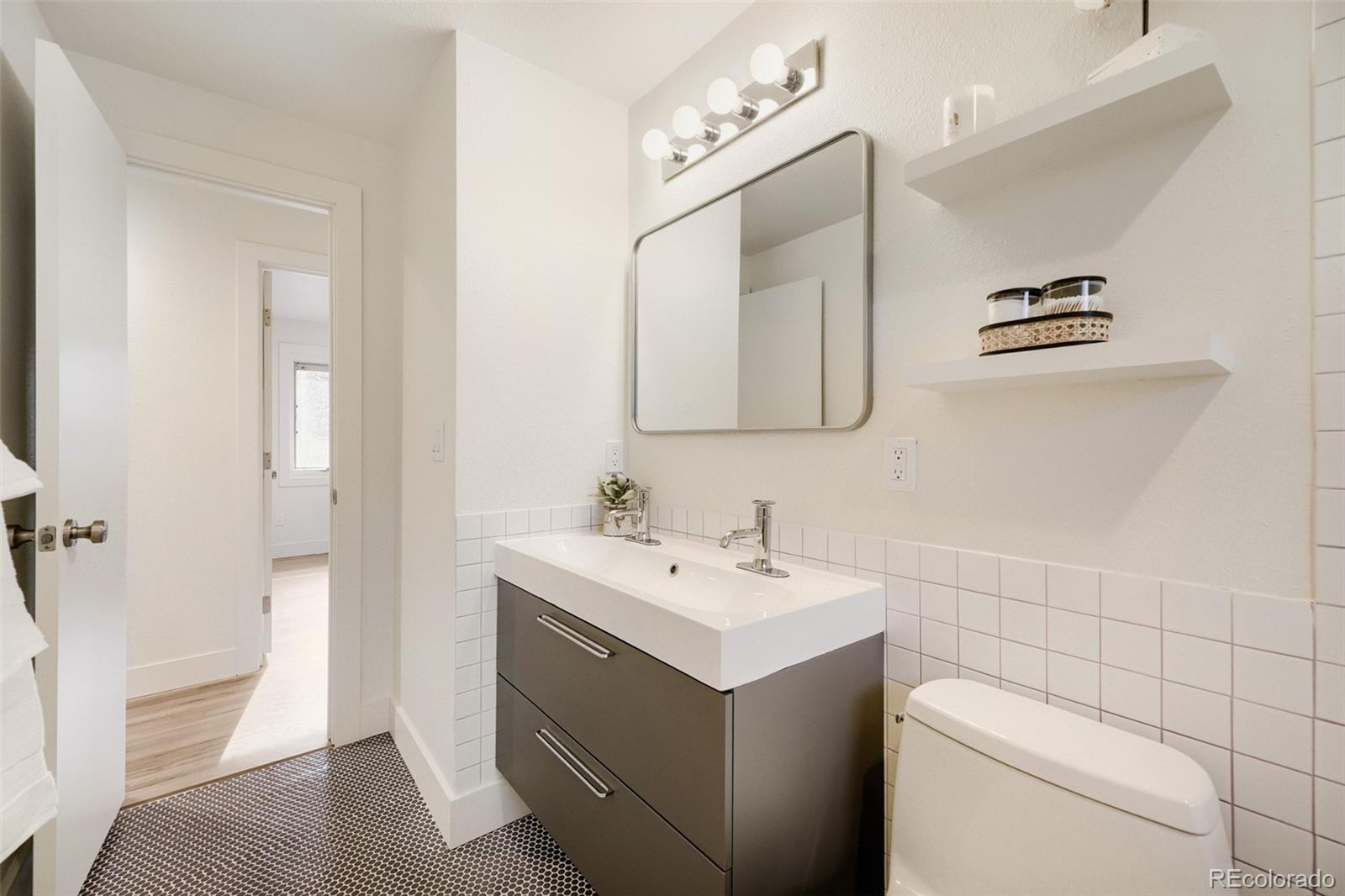 MLS Image #16 for 1364 s poplar street,denver, Colorado