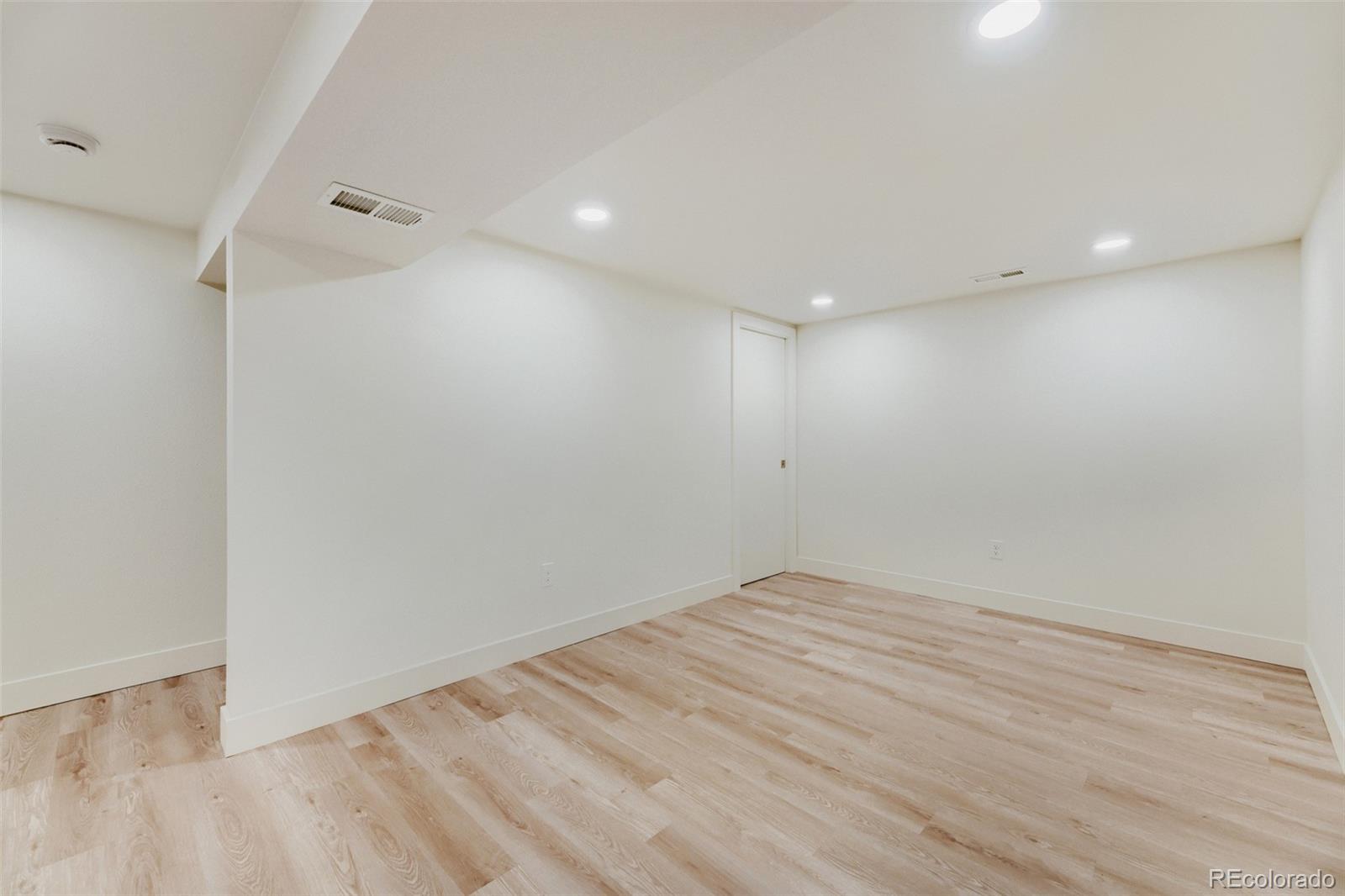MLS Image #19 for 1364 s poplar street,denver, Colorado
