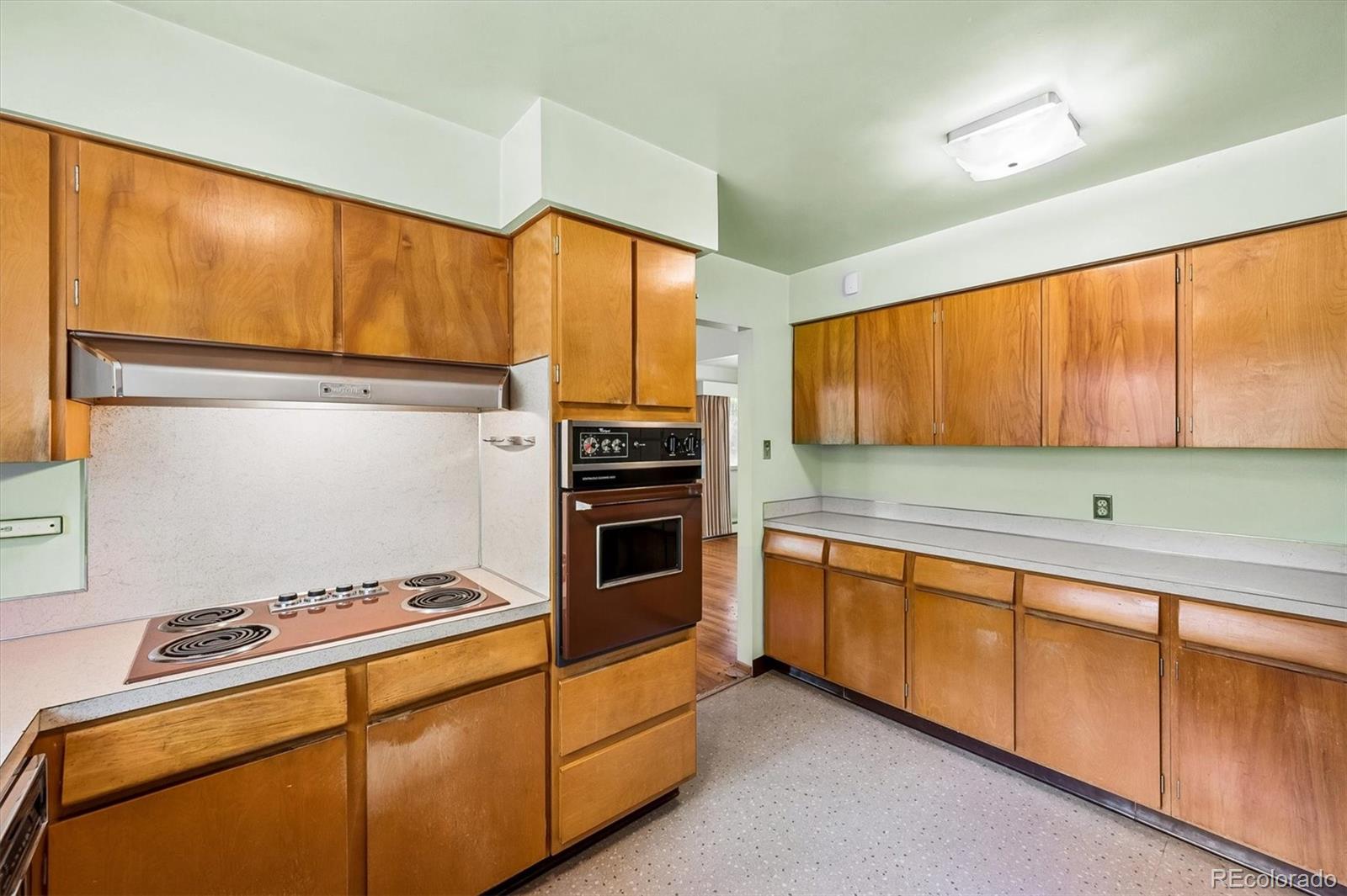 MLS Image #10 for 6408 s acoma street,littleton, Colorado