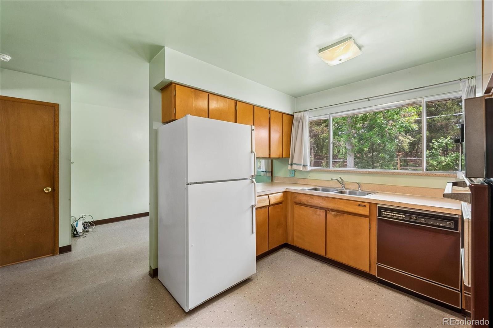MLS Image #9 for 6408 s acoma street,littleton, Colorado