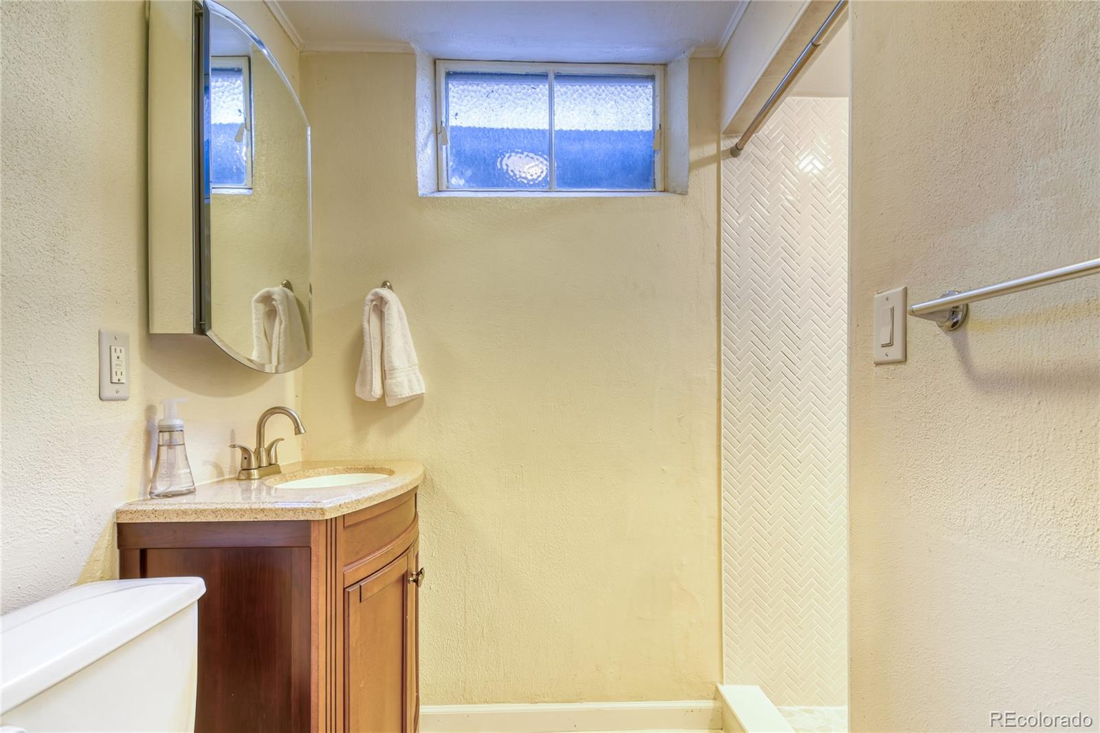 MLS Image #23 for 6016 s bannock street,littleton, Colorado