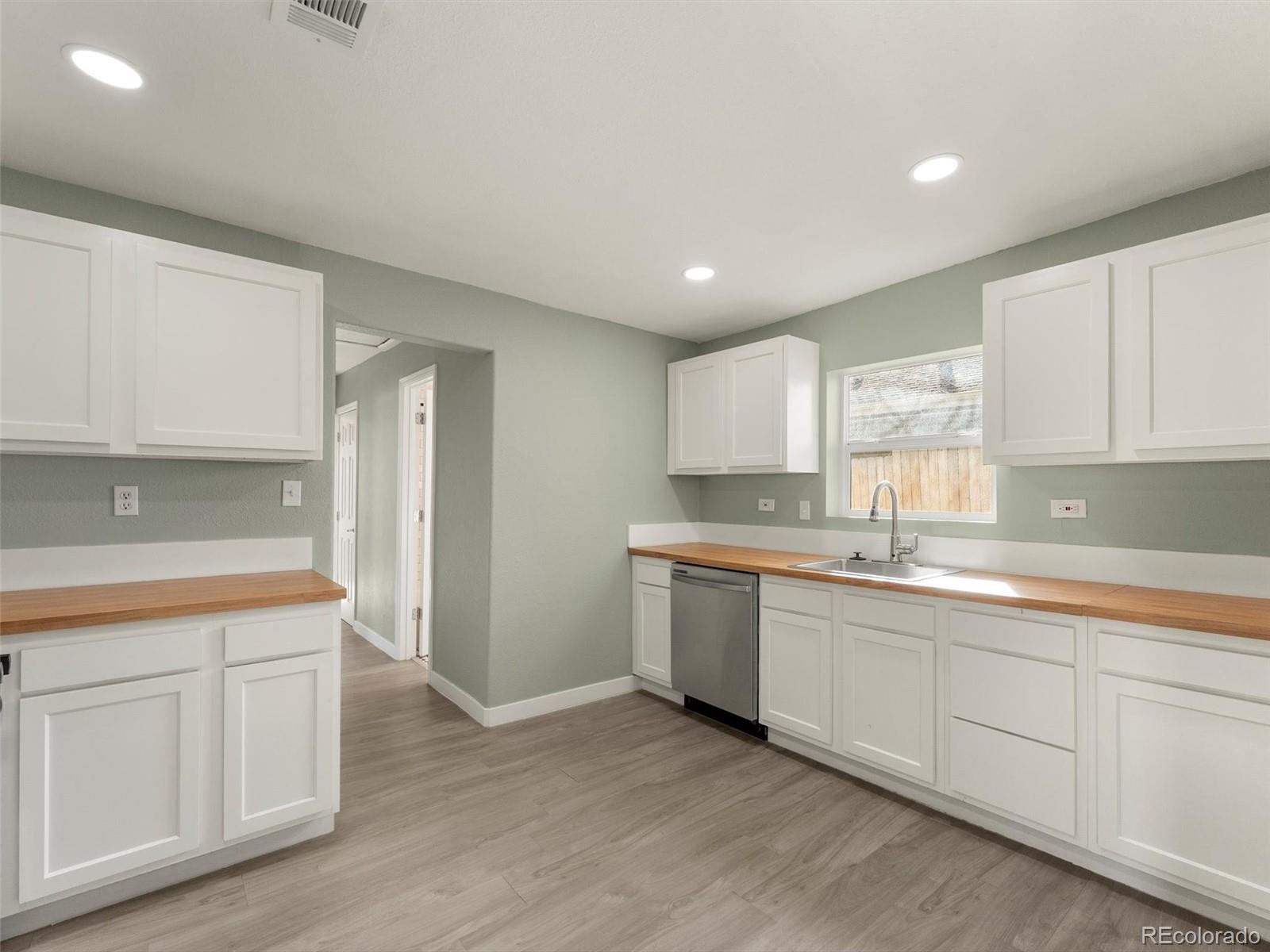 MLS Image #12 for 675  knox court,denver, Colorado