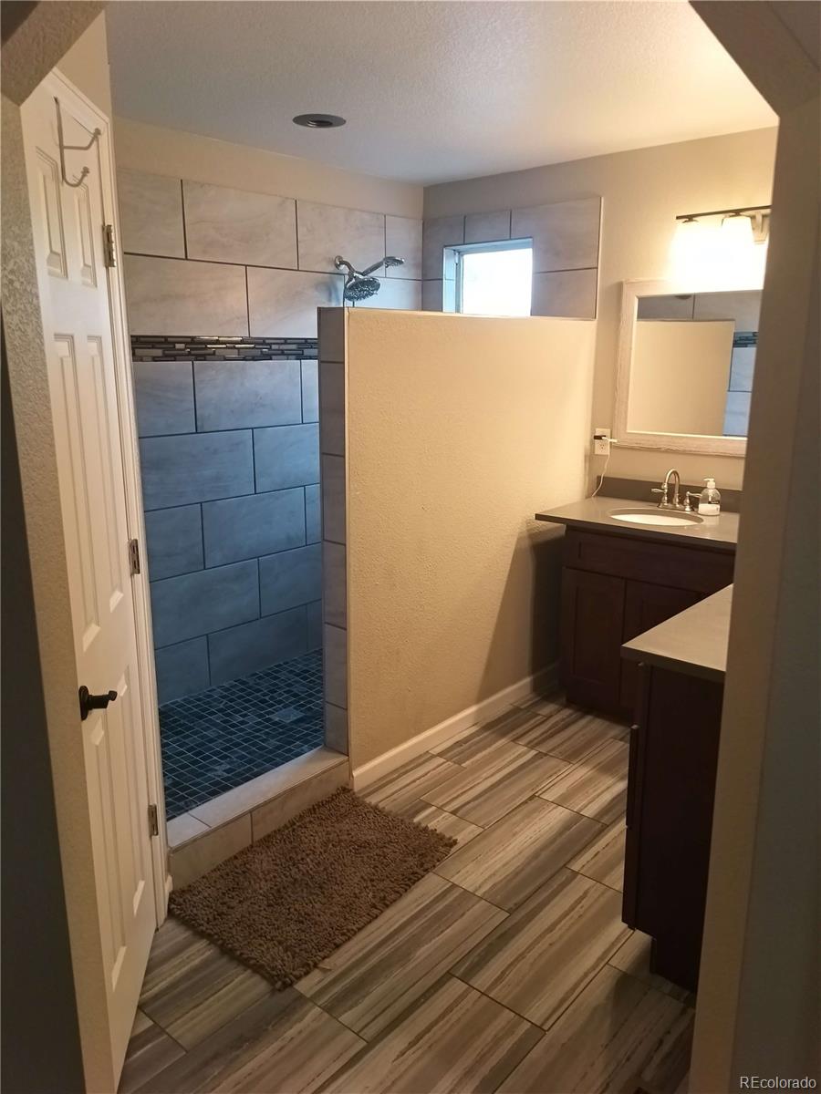MLS Image #11 for 5026  fontana court,denver, Colorado