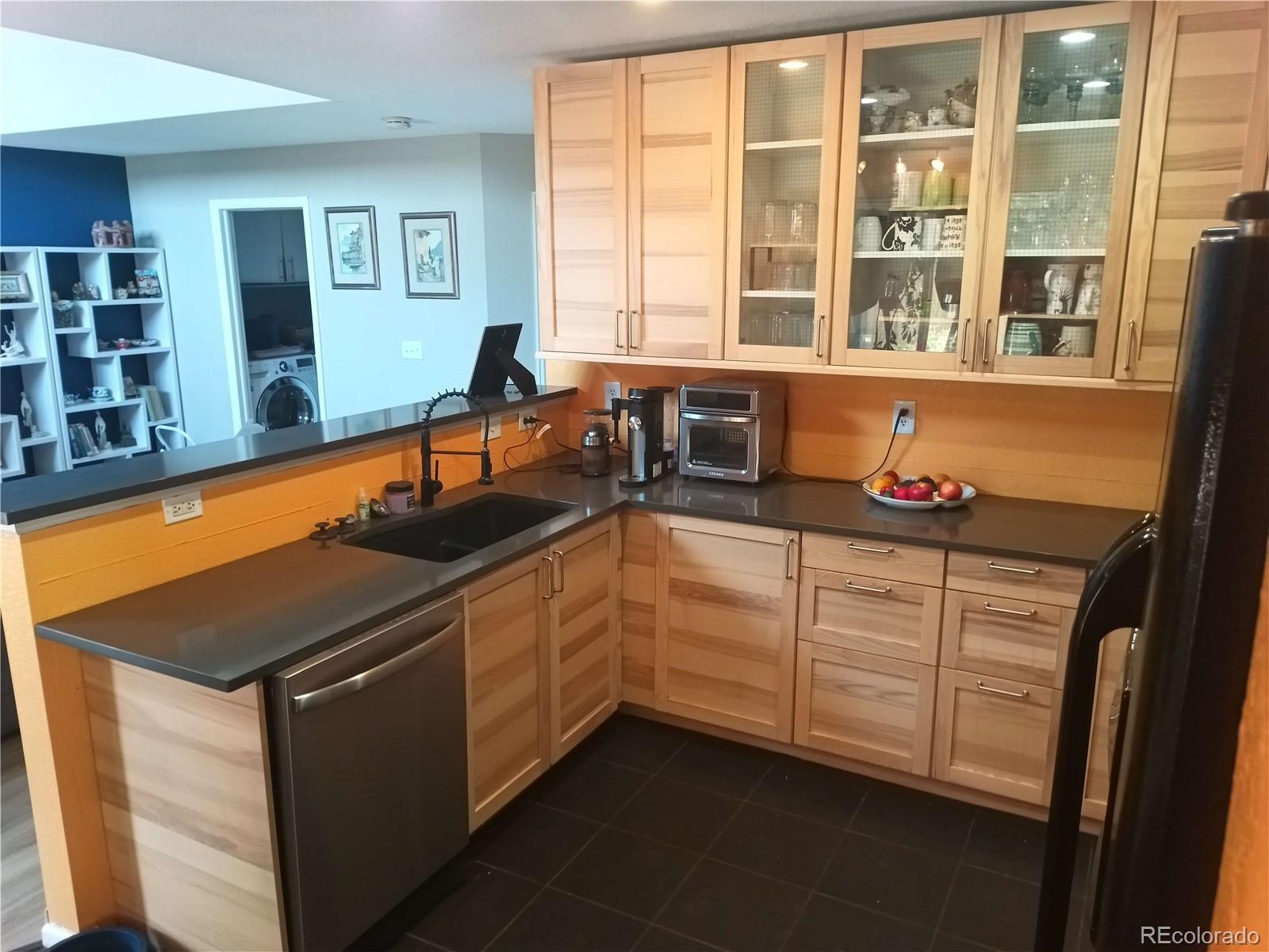 MLS Image #3 for 5026  fontana court,denver, Colorado