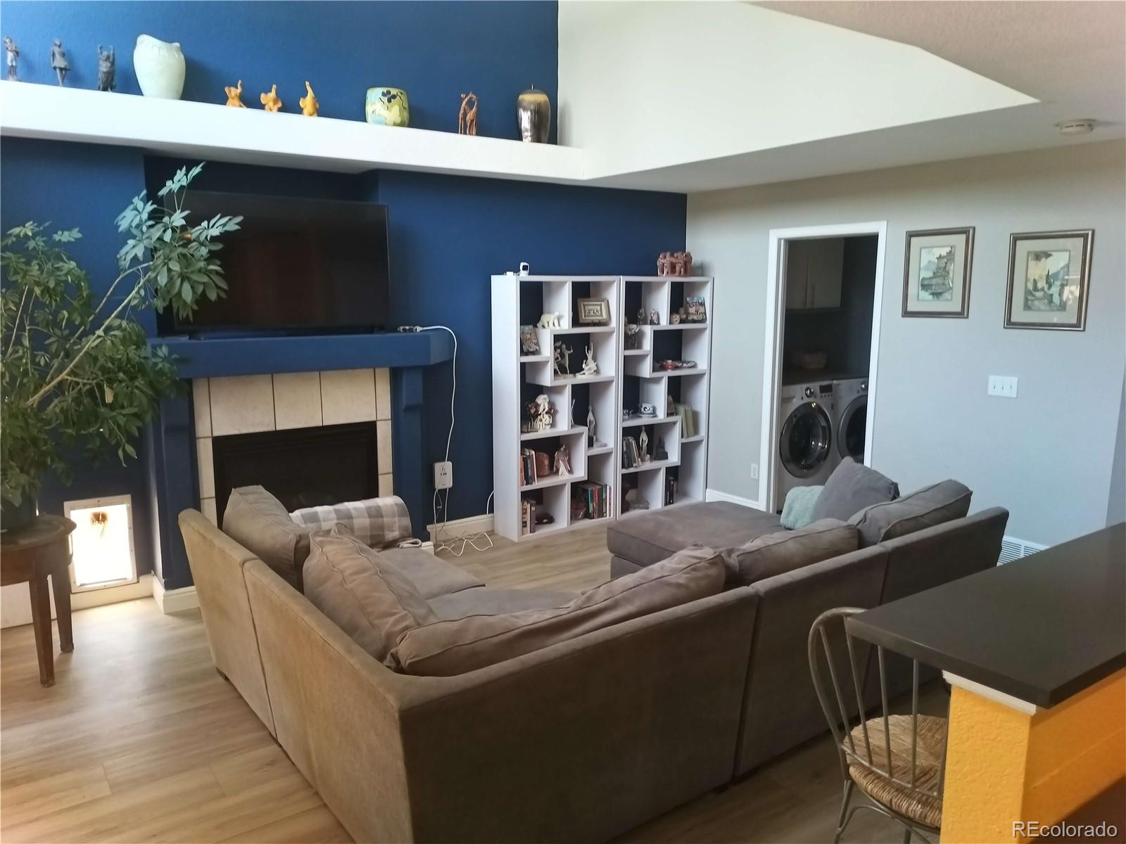MLS Image #4 for 5026  fontana court,denver, Colorado