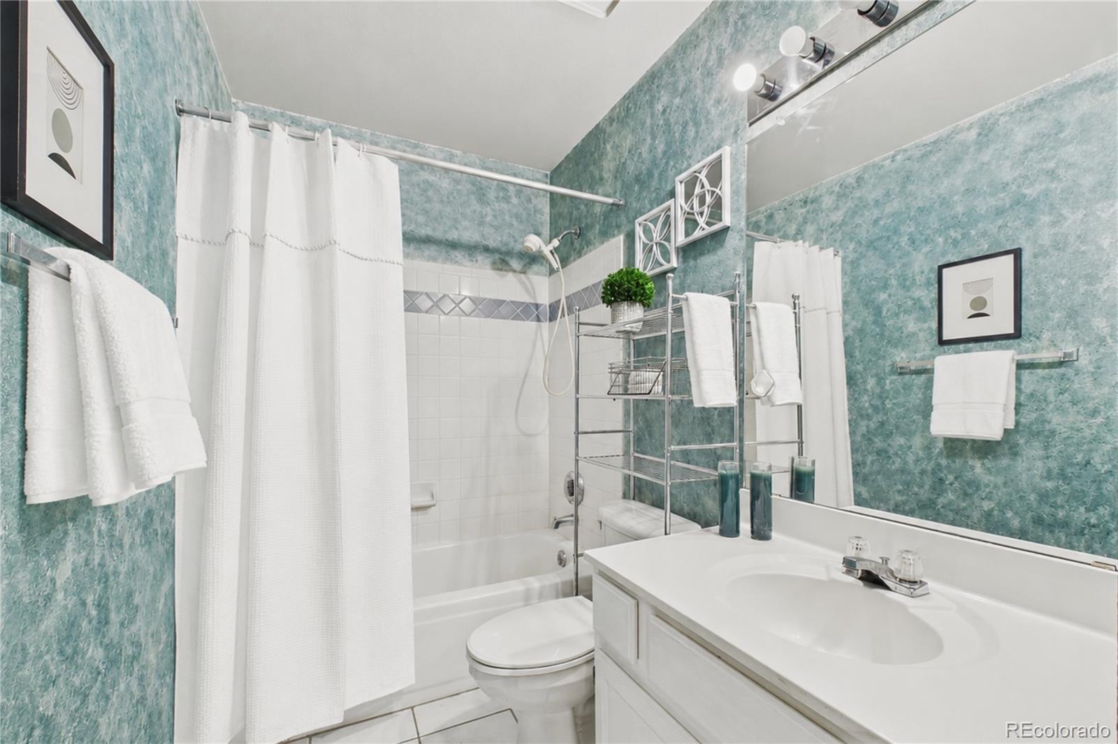 MLS Image #11 for 4685 s raleigh street,denver, Colorado