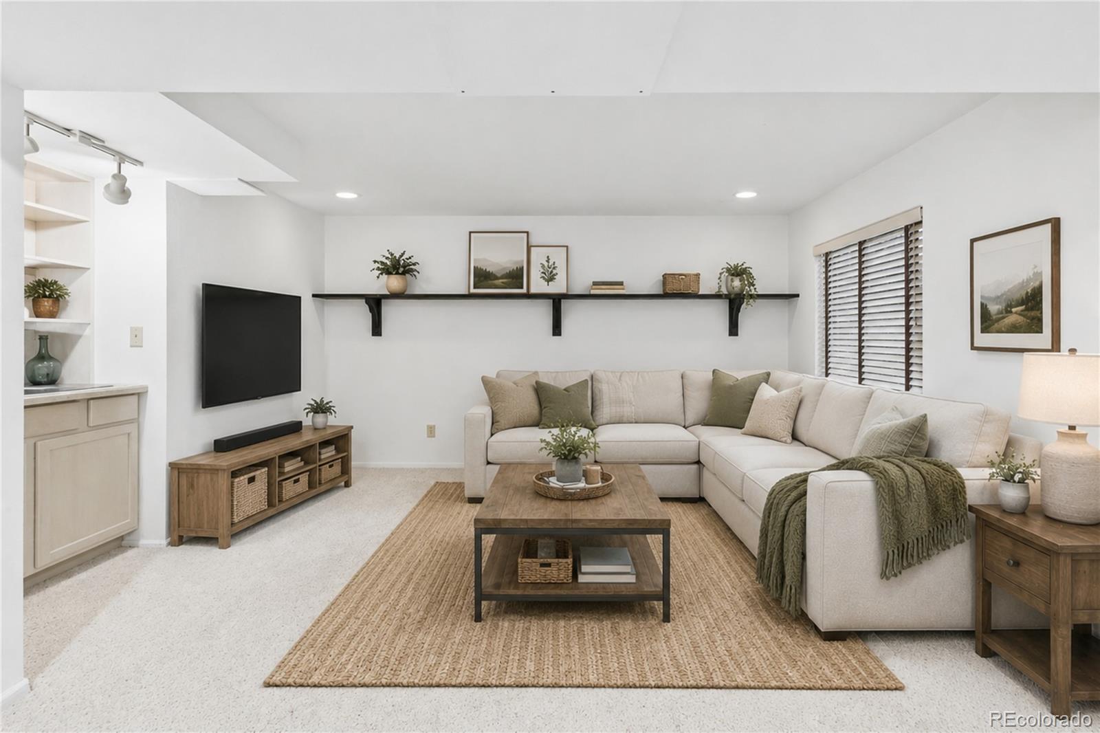 MLS Image #13 for 4685 s raleigh street,denver, Colorado